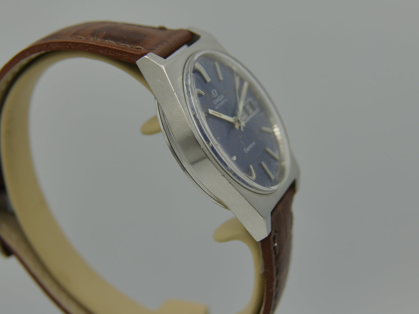 70’s vintage watch mens Omega Geneve ref 166.0120 automatic cal 1022 blue serviced
