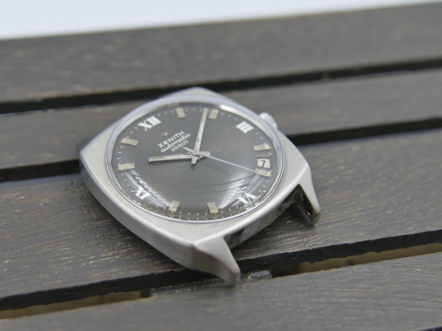 70s vintage watch mens Zenith cushion case ref. SC 6741 automatic 28800 automatic 2562PC gray