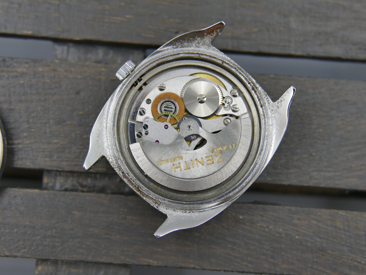 70s vintage watch mens Zenith cushion case ref. SC 6741 automatic 28800 automatic 2562PC gray