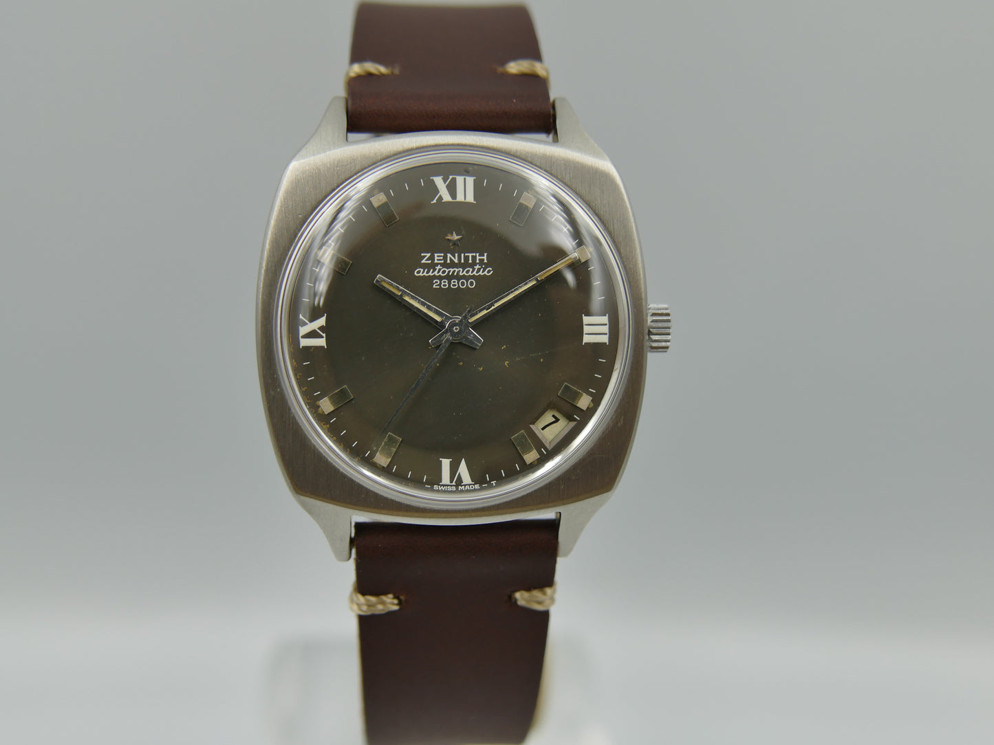 70s vintage watch mens Zenith cushion case ref. SC 6741 automatic 28800 automatic 2562PC gray