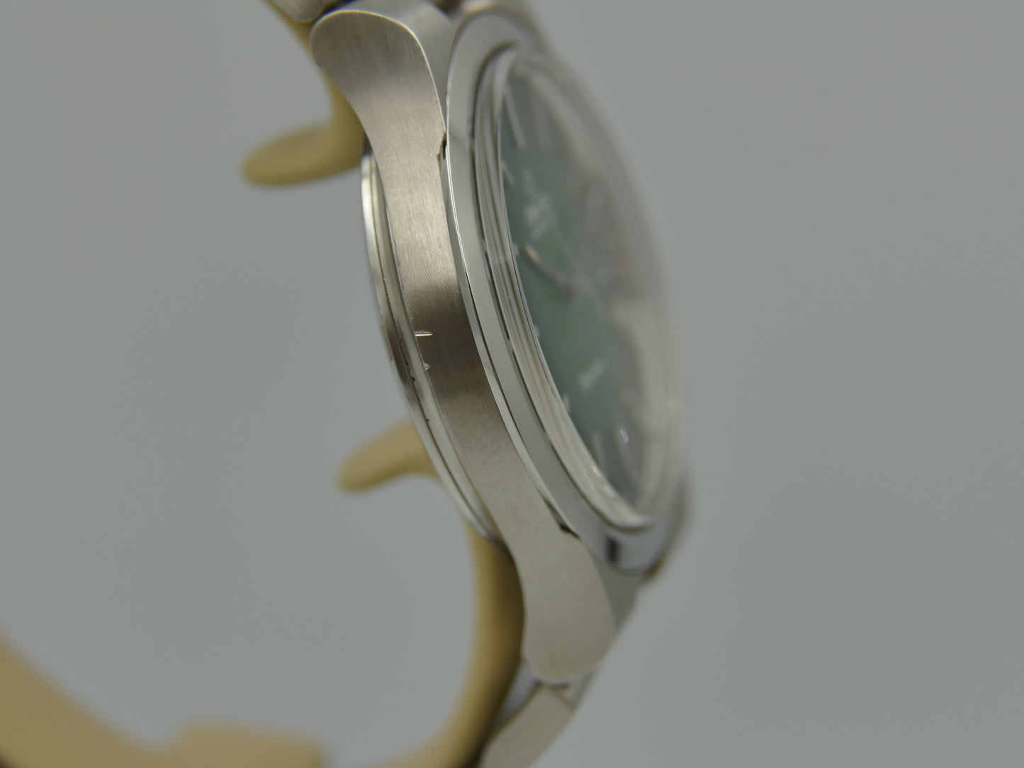 70's vintage watch mens Omega geneve ref. 166.0173 /366.0832 automatic cal. 1012 green dial NOS