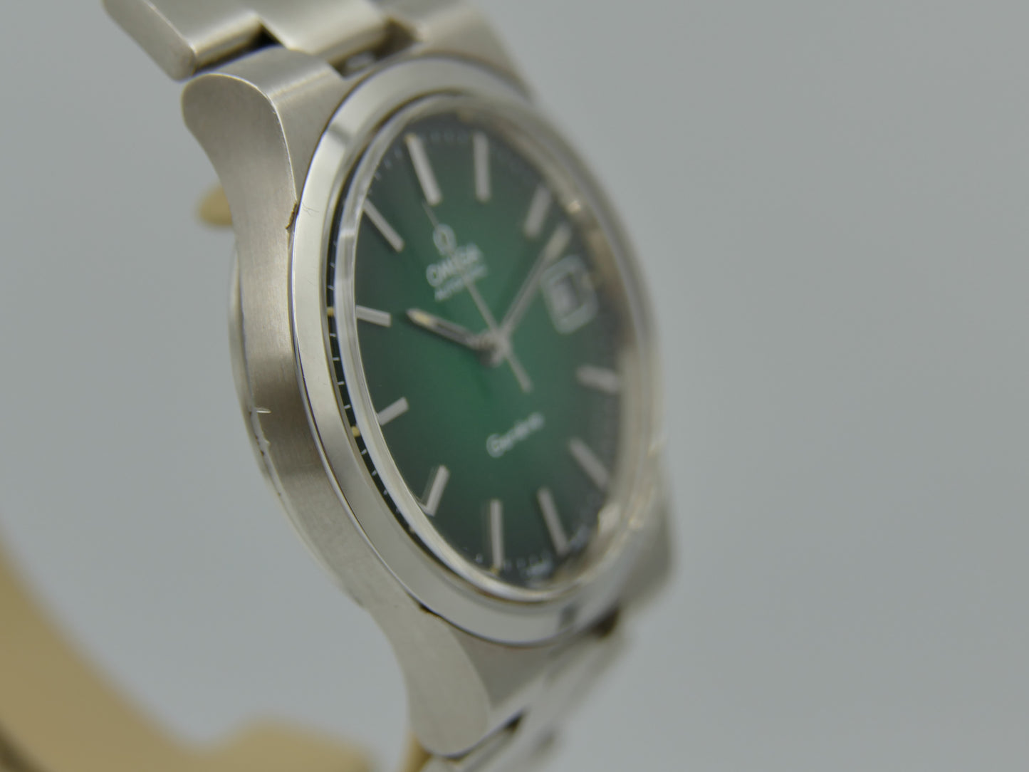 70's vintage watch mens Omega geneve ref. 166.0173 /366.0832 automatic cal. 1012 green dial NOS
