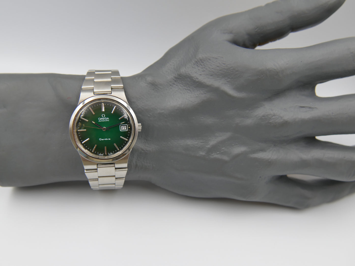 70's vintage watch mens Omega geneve ref. 166.0173 /366.0832 automatic cal. 1012 green dial NOS