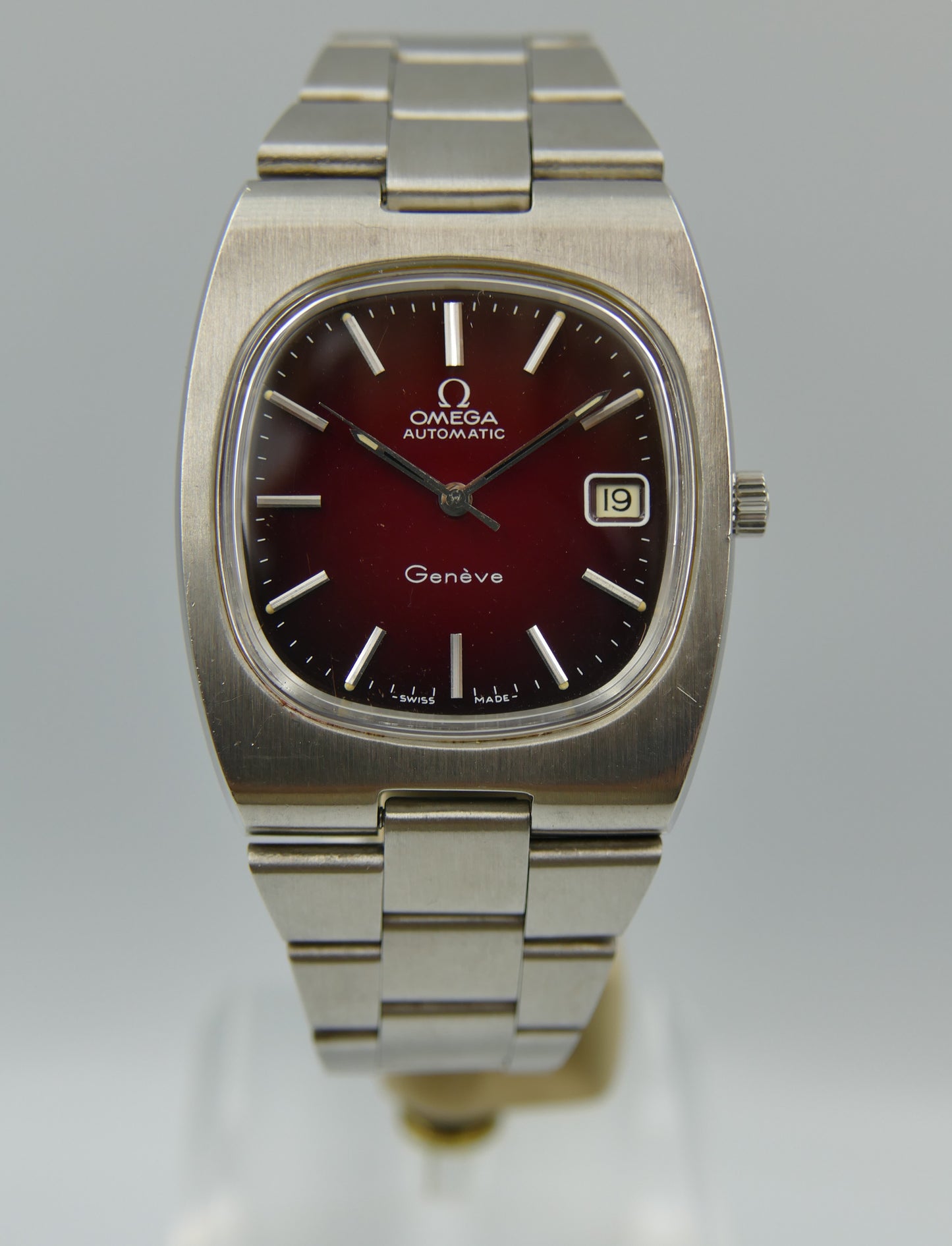 70s vintage watch Omega Geneve Automatic cal 1012 ref 166.0191 burgundy red dial NOS