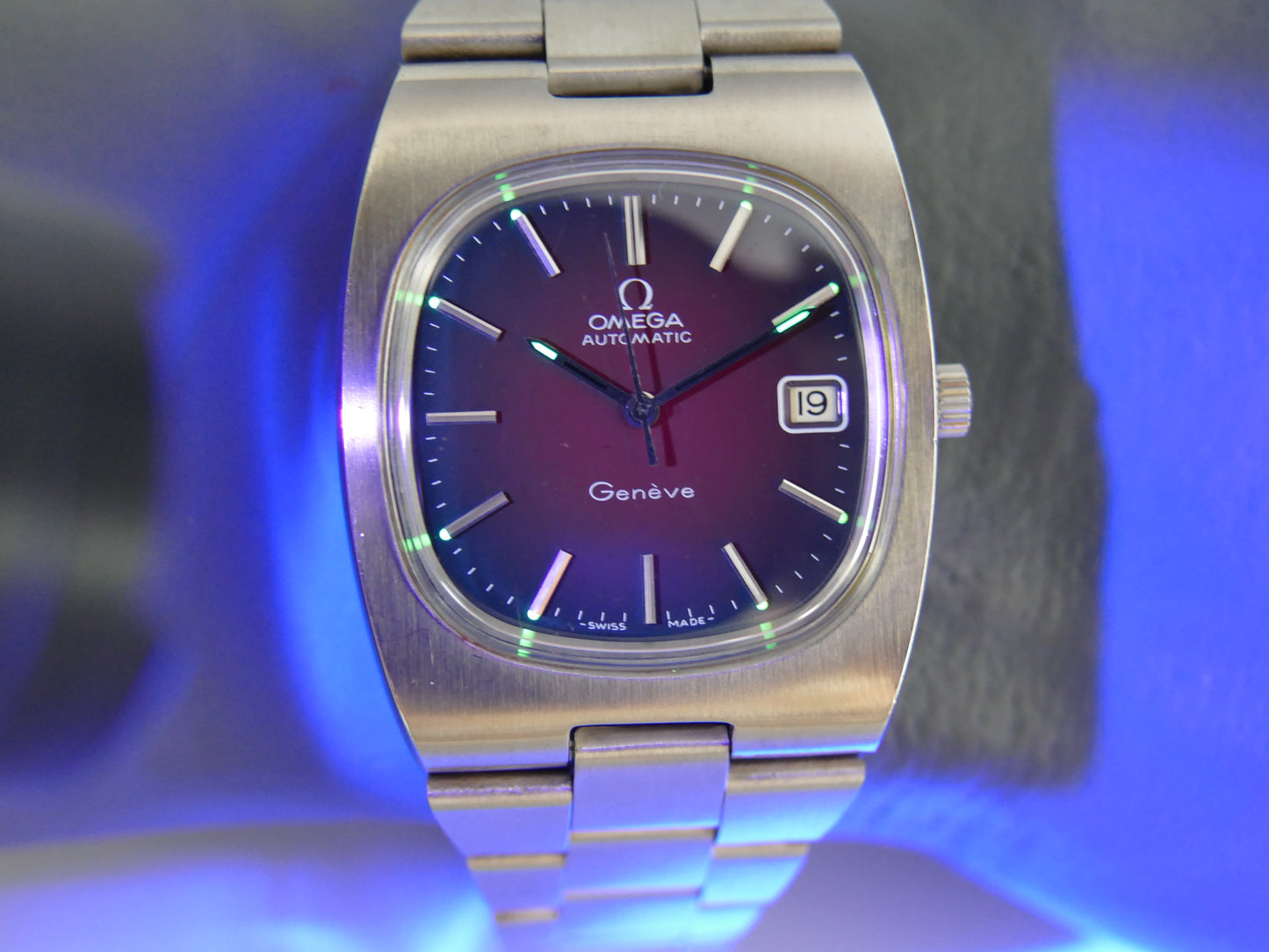70s vintage watch Omega Geneve Automatic cal 1012 ref 166.0191 burgundy red dial NOS