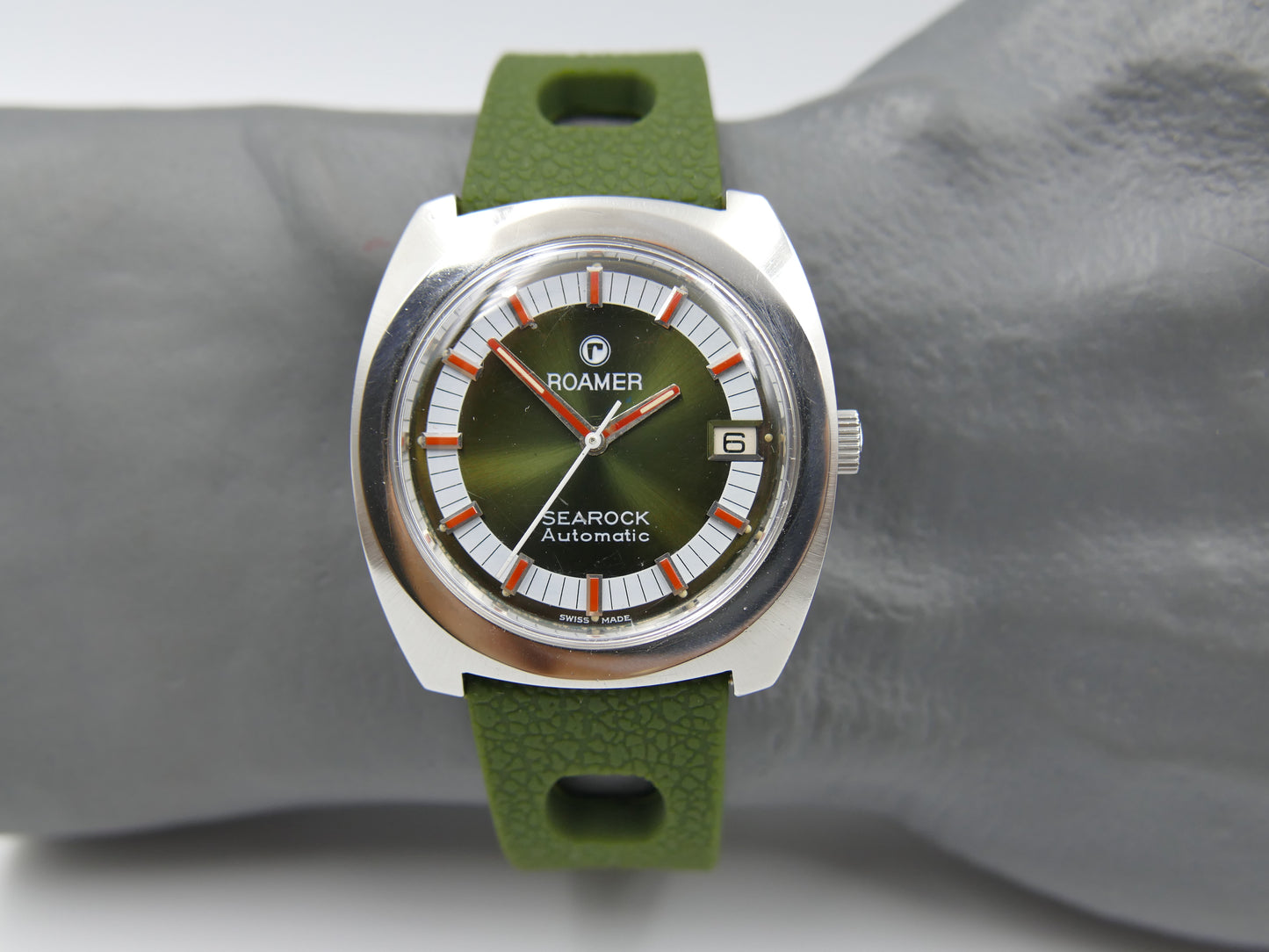 70s Vintage watch mens Roamer Searock Automatic 522-2120.329 green dial