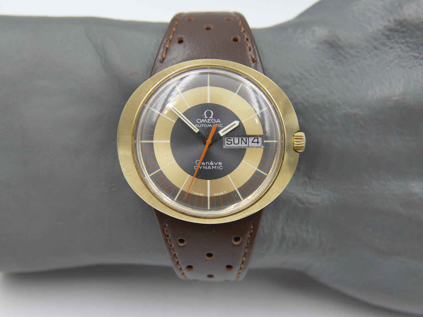 70s vintage watch mens Omega Geneve dynamic automatic cal 752 ref 166.079 gold cap
