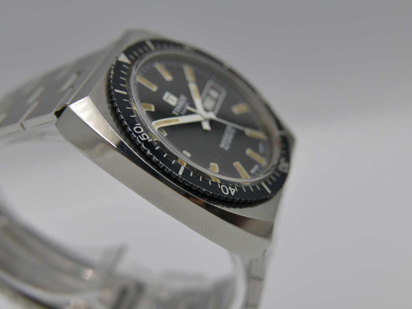 70s vintage watch mens diver Tissot Navigator ref 46916 automatic cal. 2571