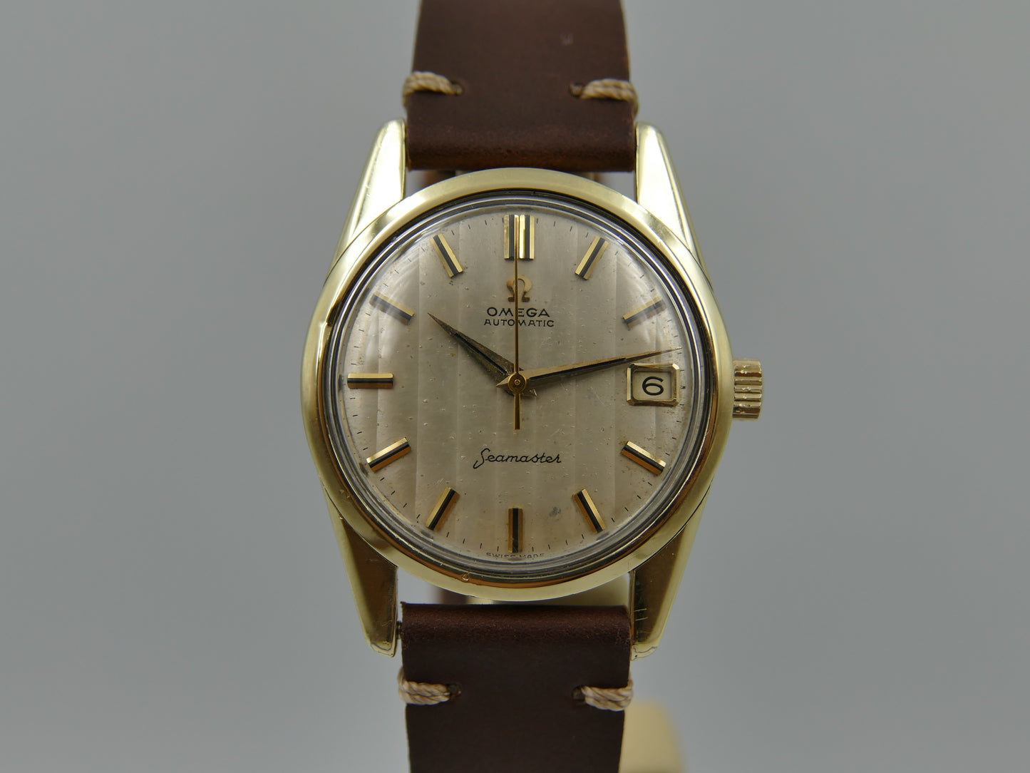 60s vintage watch mens Omega Seamaster ref 14701 61 SC automatic 562 gold cap Ribbon Wave