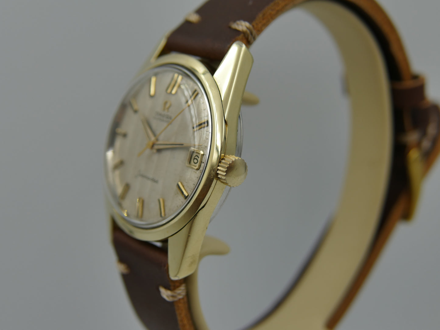 60s vintage watch mens Omega Seamaster ref 14701 61 SC automatic 562 gold cap Ribbon Wave