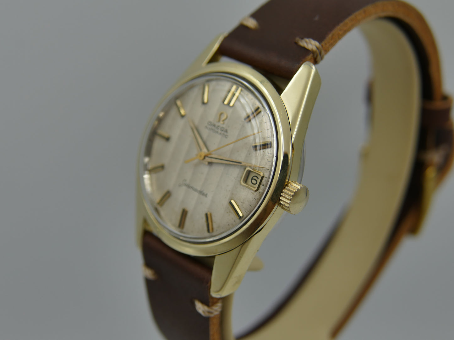 60s vintage watch mens Omega Seamaster ref 14701 61 SC automatic 562 gold cap Ribbon Wave