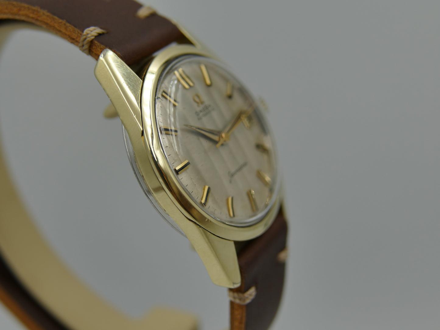 60s vintage watch mens Omega Seamaster ref 14701 61 SC automatic 562 gold cap Ribbon Wave