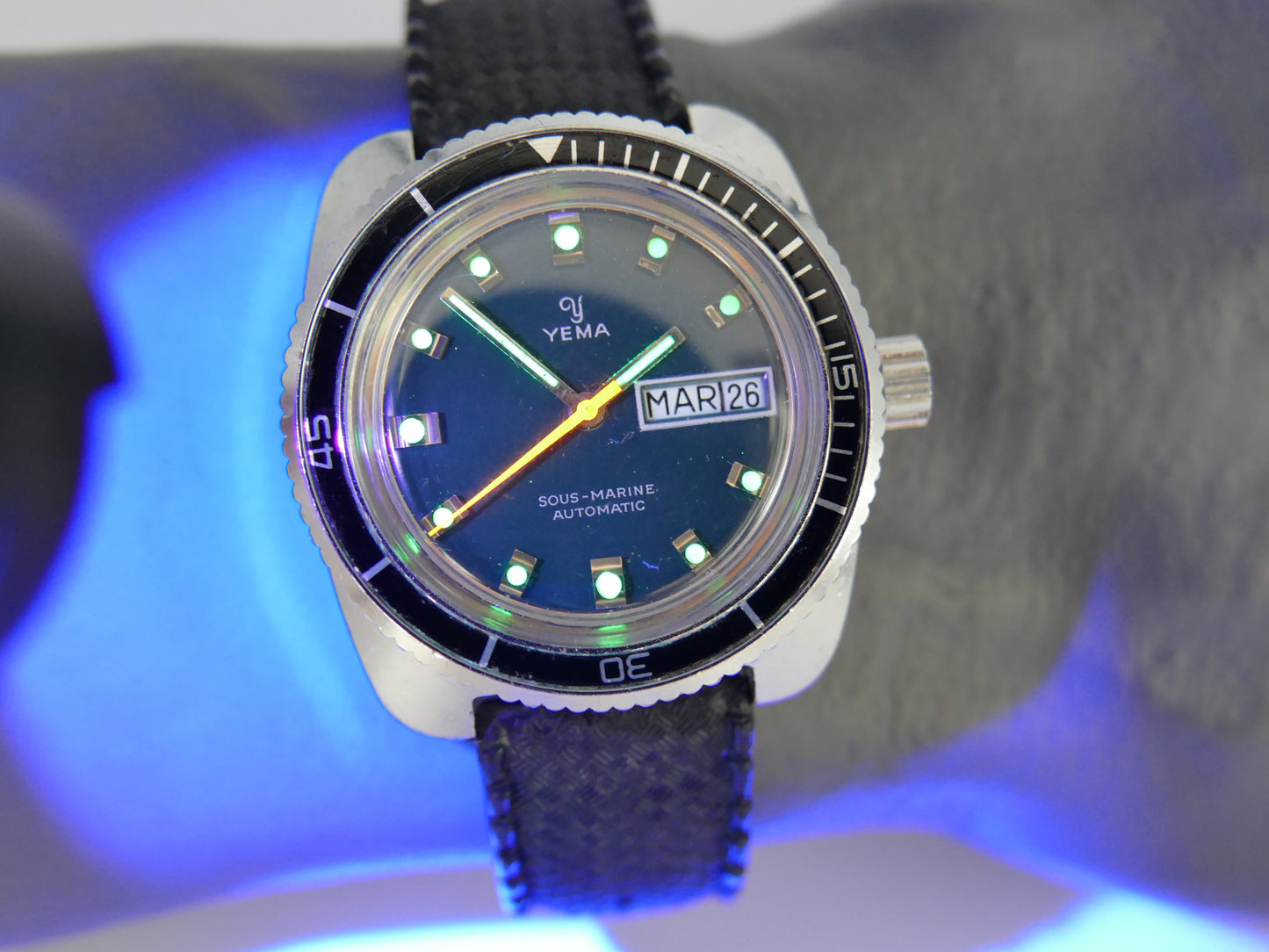 70s vintage watch mens diver plongee ref 221214 automatic FE 3612 blue dial