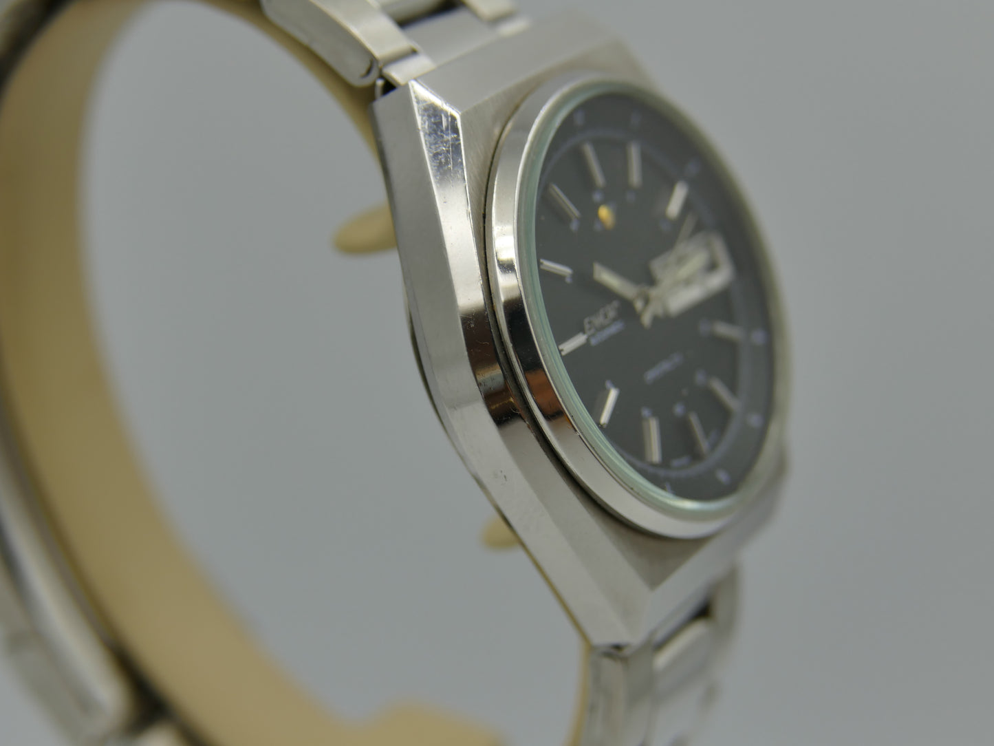 70s vintage watch mens Enicar Crystal 7x ref. 167.008.184 automatic 167D mint black dial