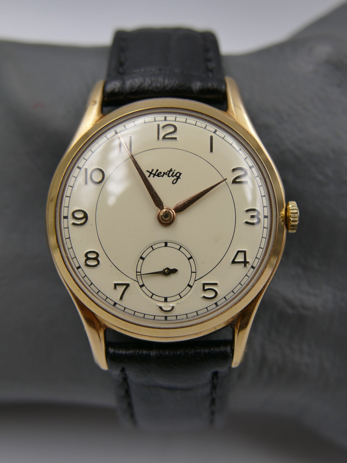 vintage watch mens Hertig (certina) hand wind KF 330 gold pl 35mm