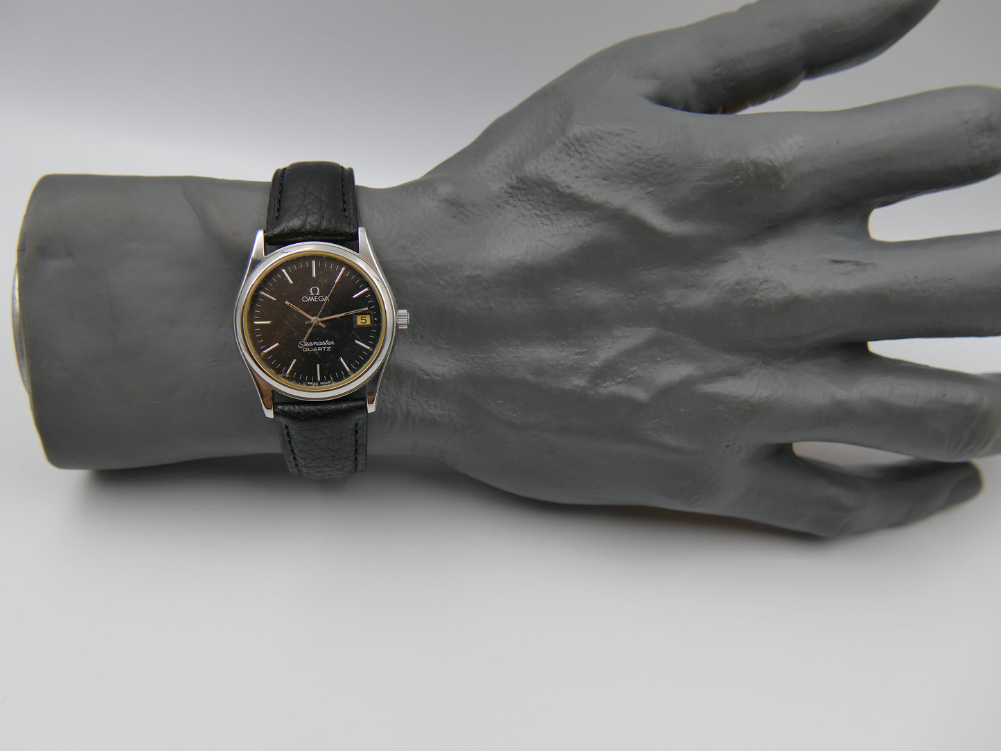 70s vintage watch mens Omega seamaster ref. 196.0190 quartz cal. 1342 black