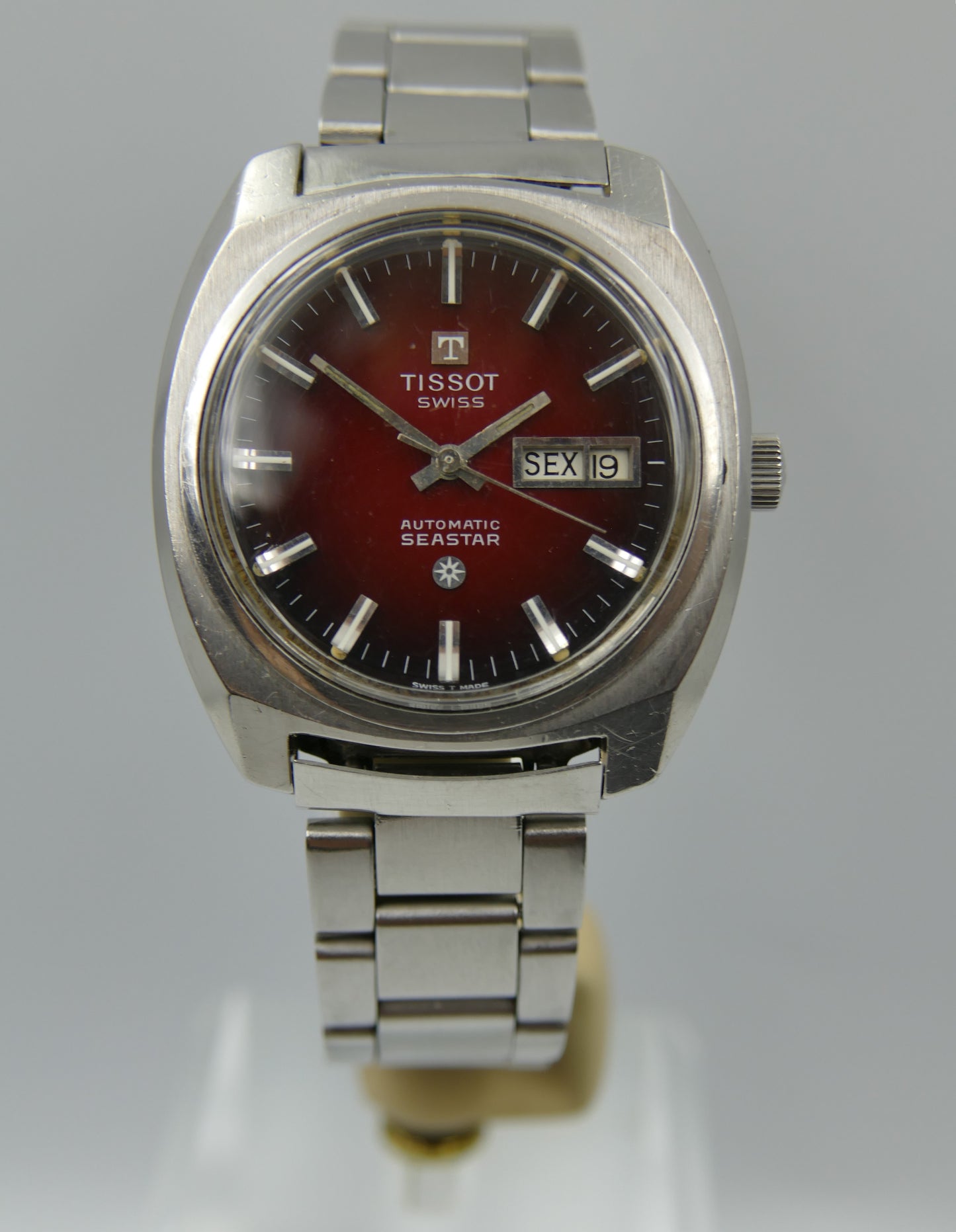 70s vintage watch mens Tissot Seastar ref. 46666-1x automatic 2571 burgundy