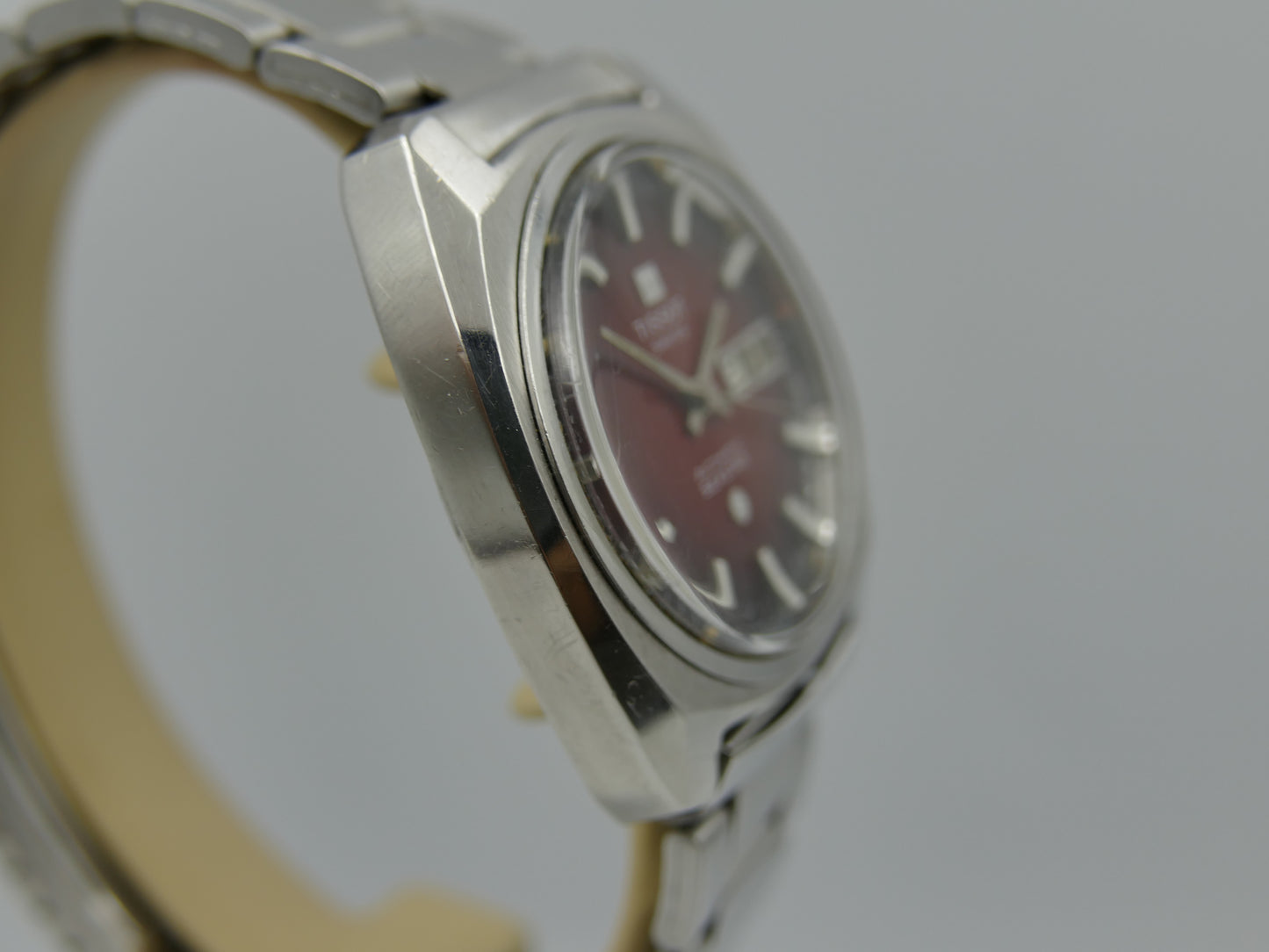 70s vintage watch mens Tissot Seastar ref. 46666-1x automatic 2571 burgundy