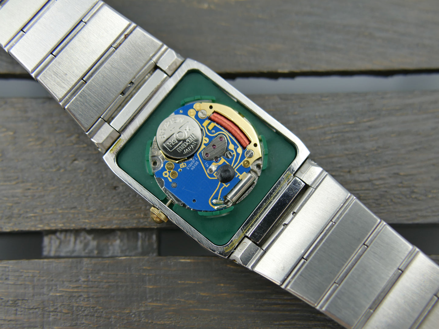 80s vintage watch Universal Geneve Excellence ref 645.505 18k Gold Plated Tank