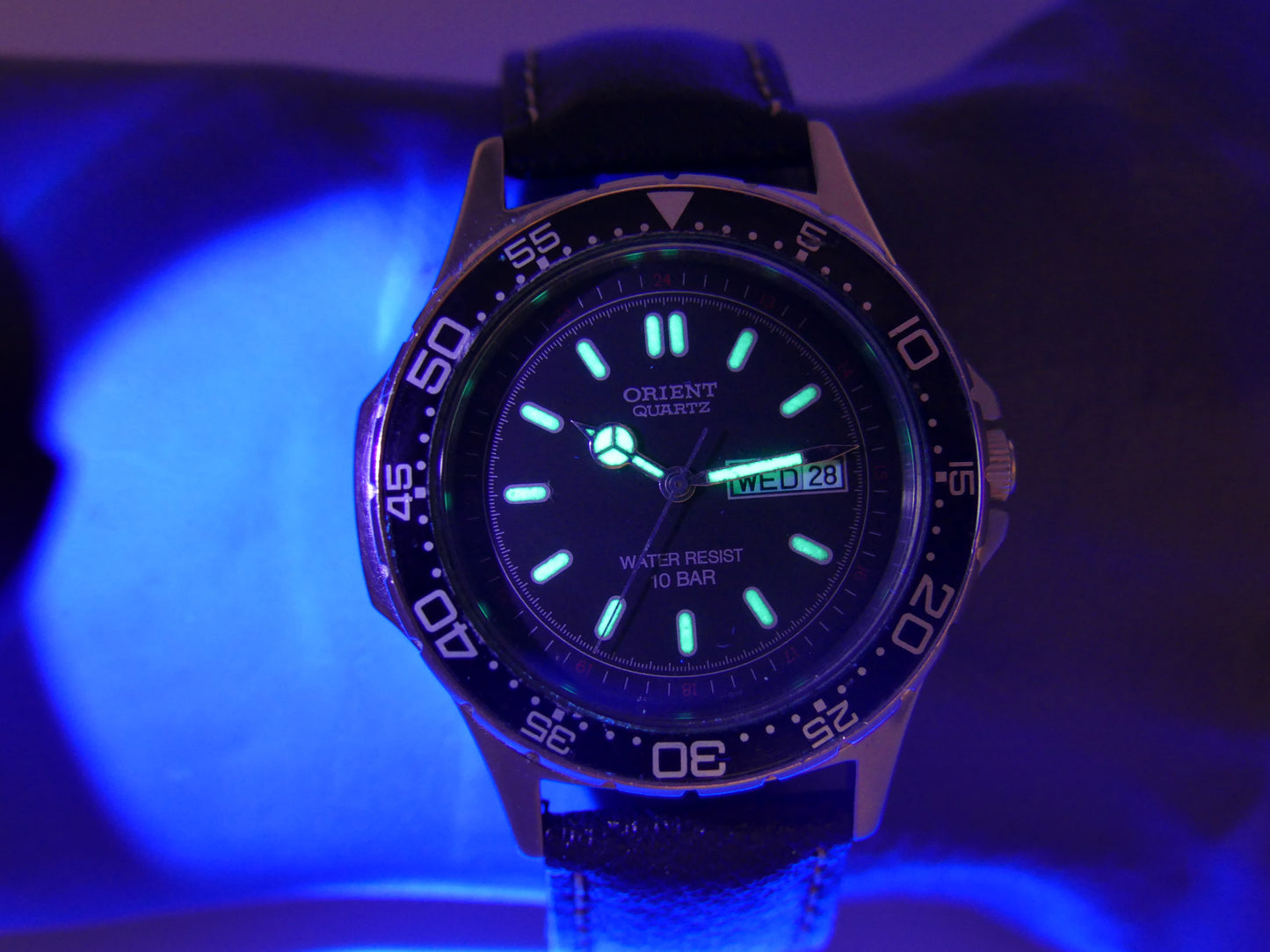 80s Vintage watch mens diver 10 BAR Orient KY D39748 –90CA Day-Date Red 24H Military Track
