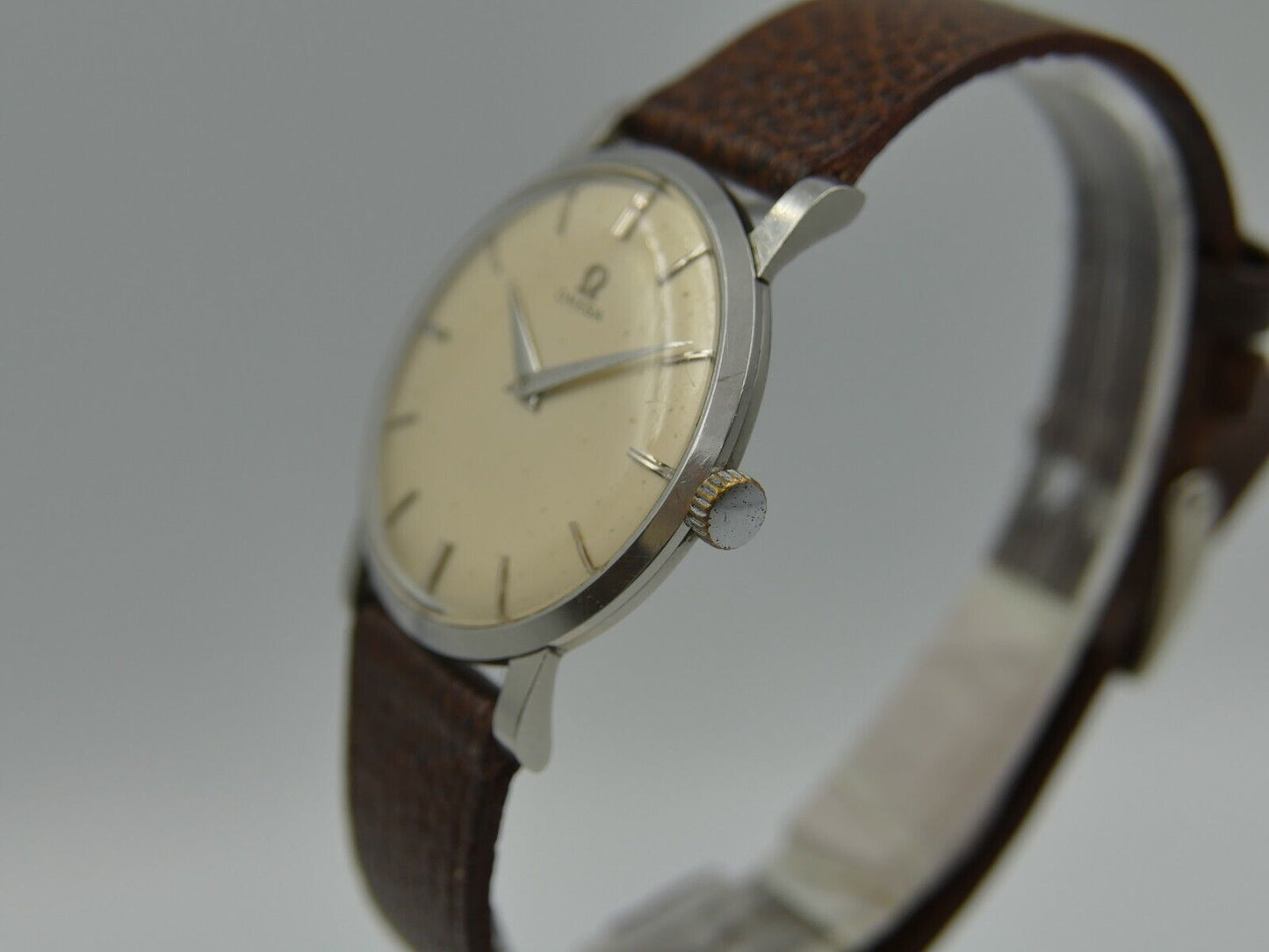 50's vintage watch mens Omega ref. 14371 / 14373 hand wind cal. 511 flat / slim