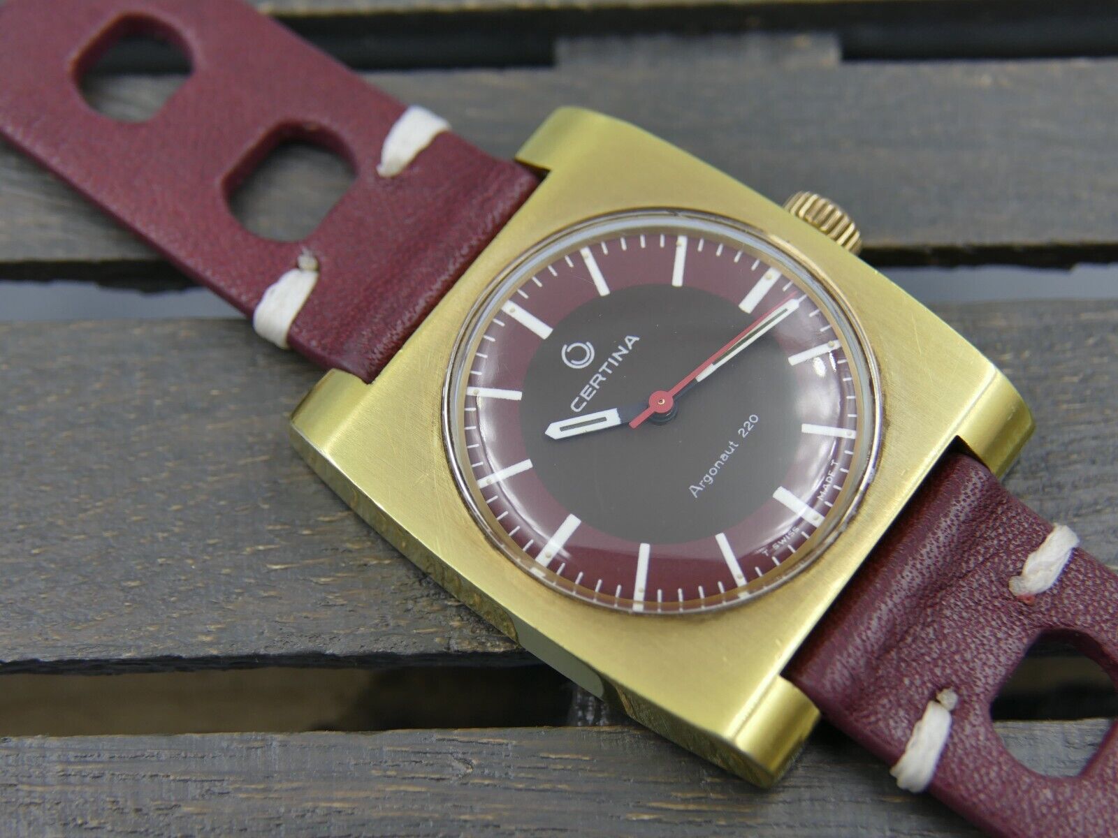 70's vintage watch mens Certina Argonaut 220 hand wind 25-26 burgundy