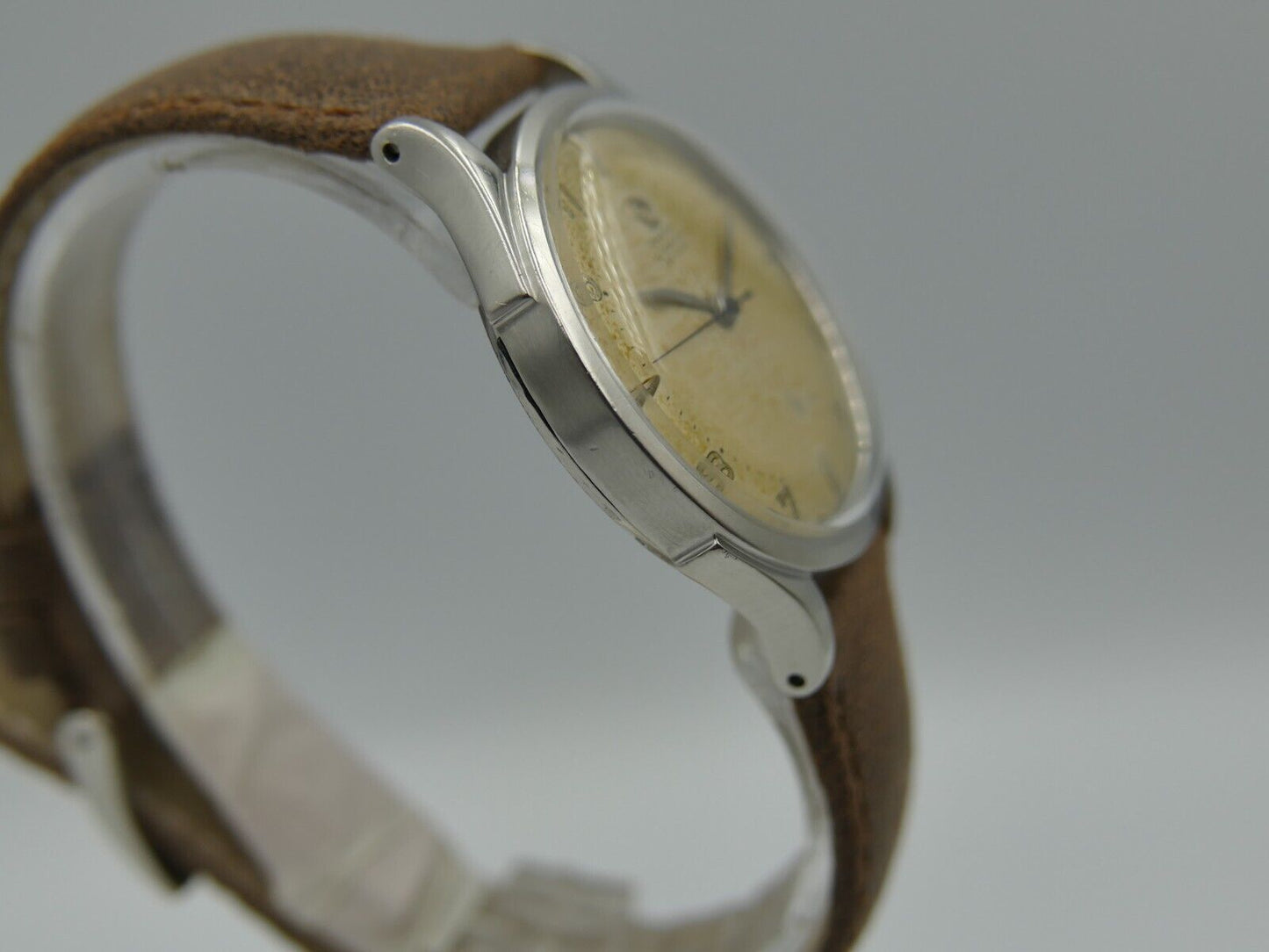 40's vintage watch mens Omega ref 2480 -1 bumper automatic cal. 28.10RA serviced