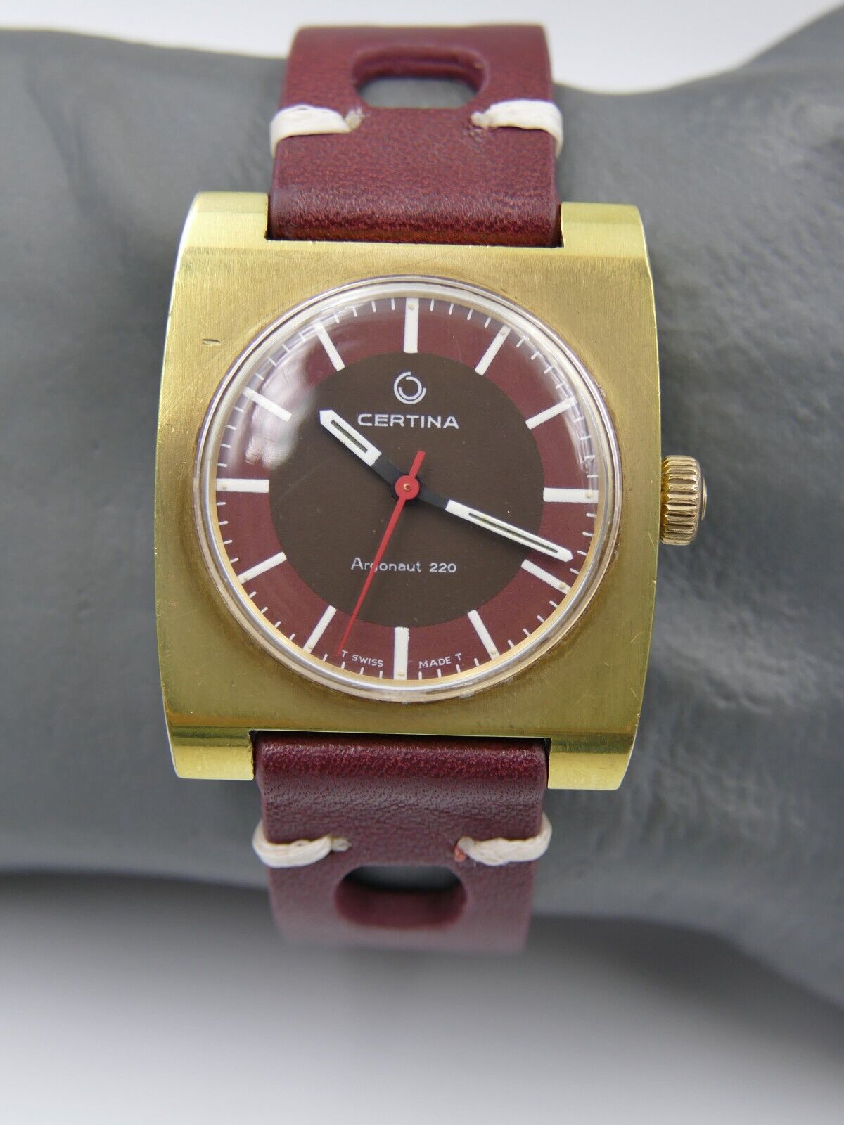 70's vintage watch mens Certina Argonaut 220 hand wind 25-26 burgundy