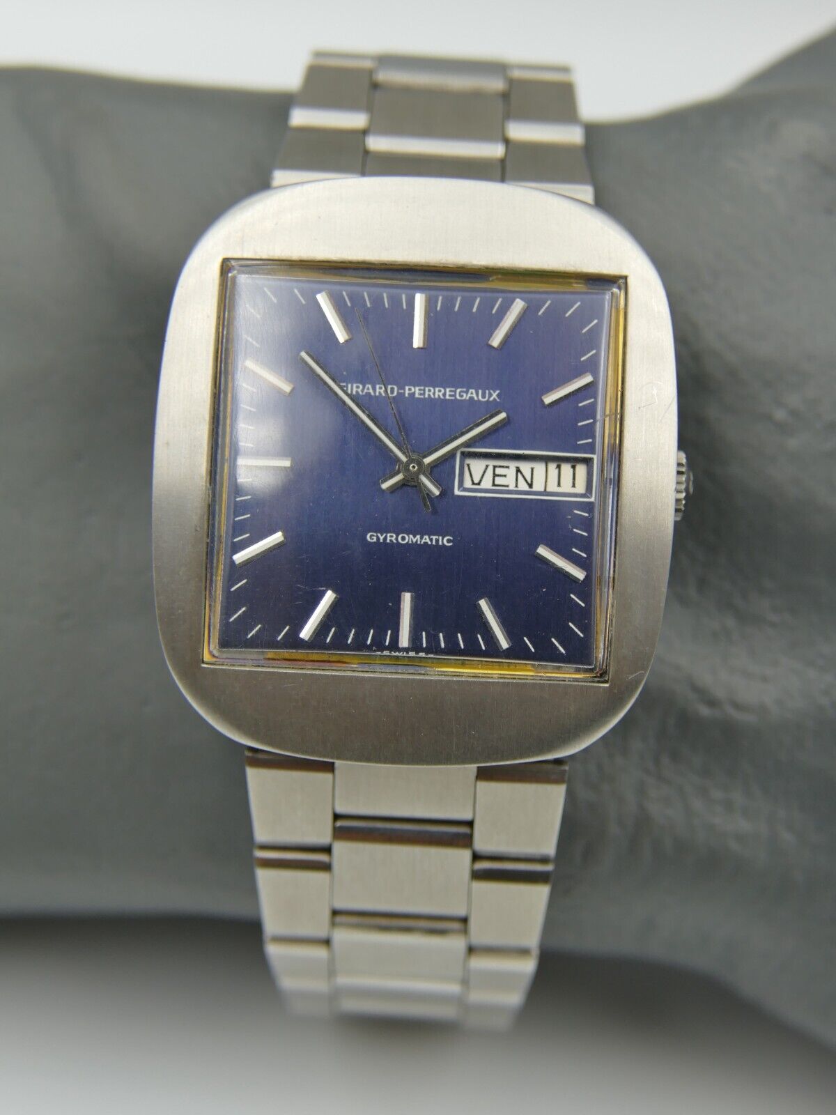 70's N.O.S vintage watch mens Girard Perregaux gyromatic automatic  34.5mm blue