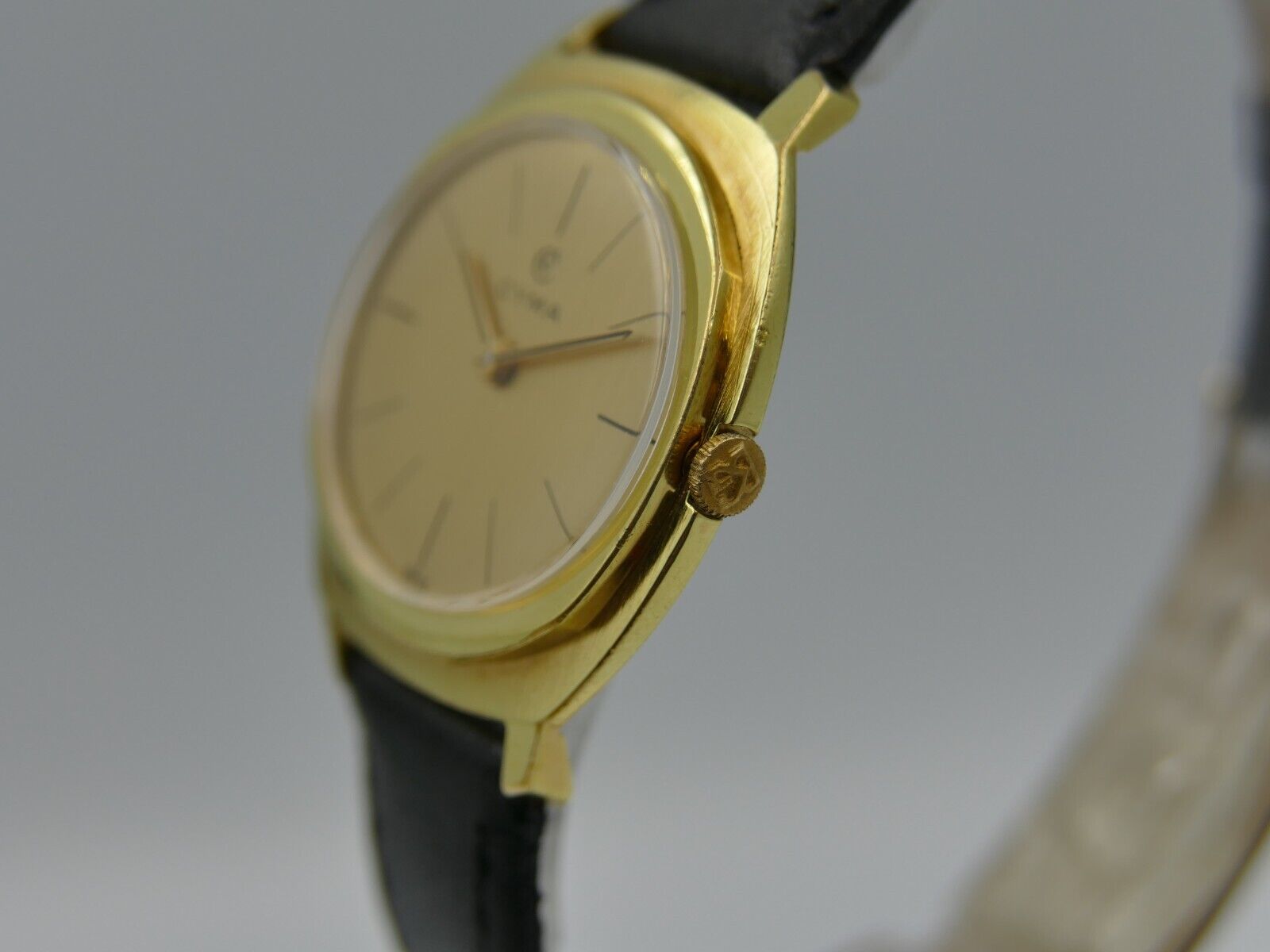 vintage watch 31mm Cyma gold pl manual wind cal. R.701 serviced