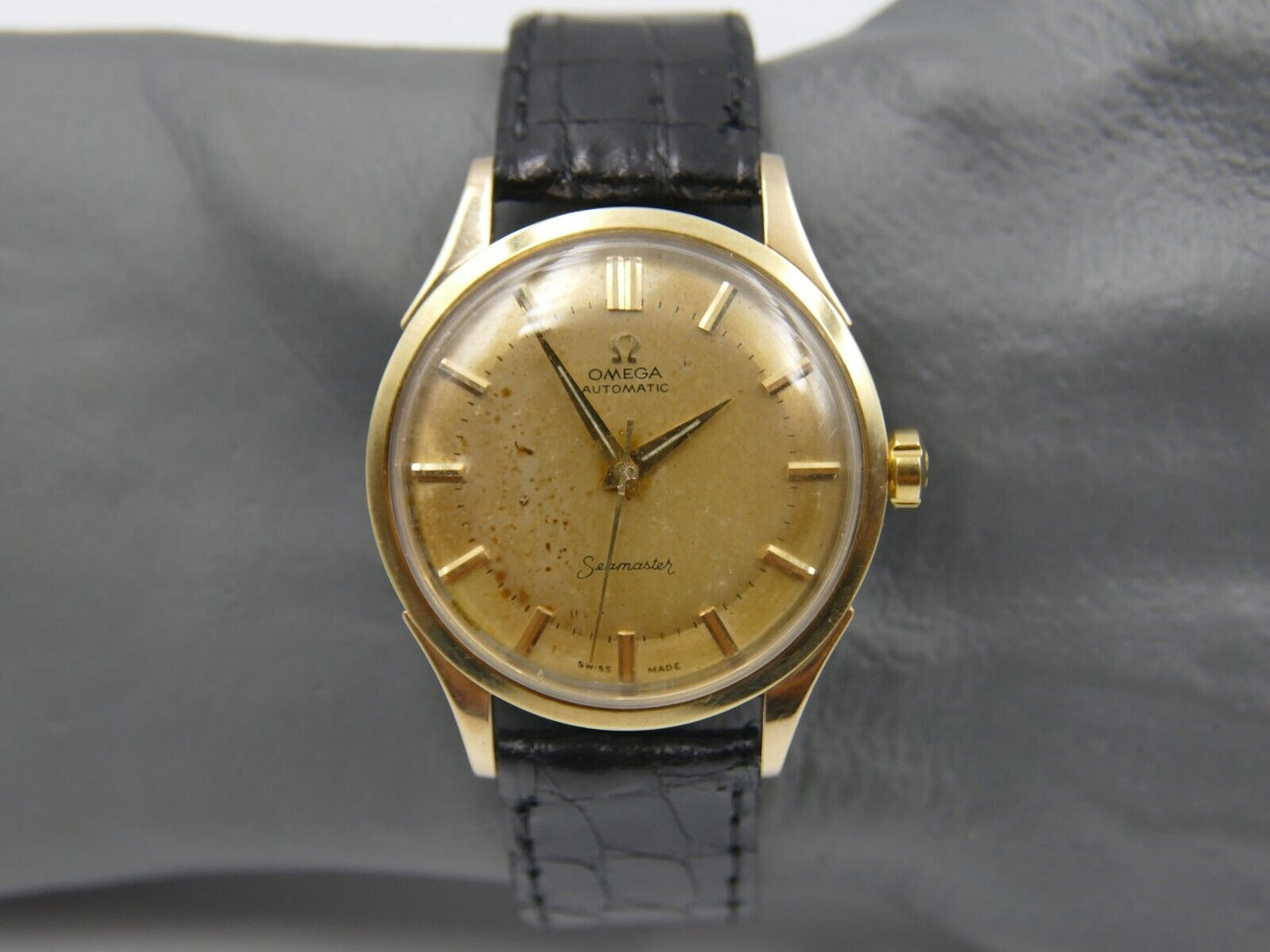 50's vintage watch mens Omega ref. 2637 -7 SC automatic bumper cal 354 gold cap