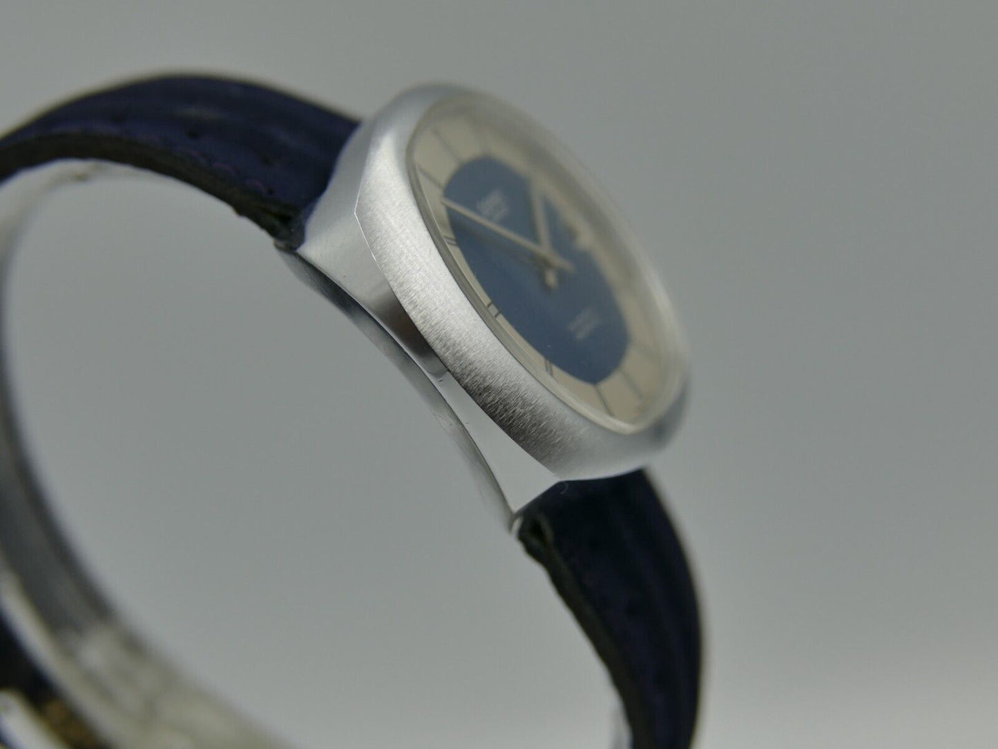 60's vintage watch mens mint Camy ref. 4722 manual wind FHF 81-2 blue dial