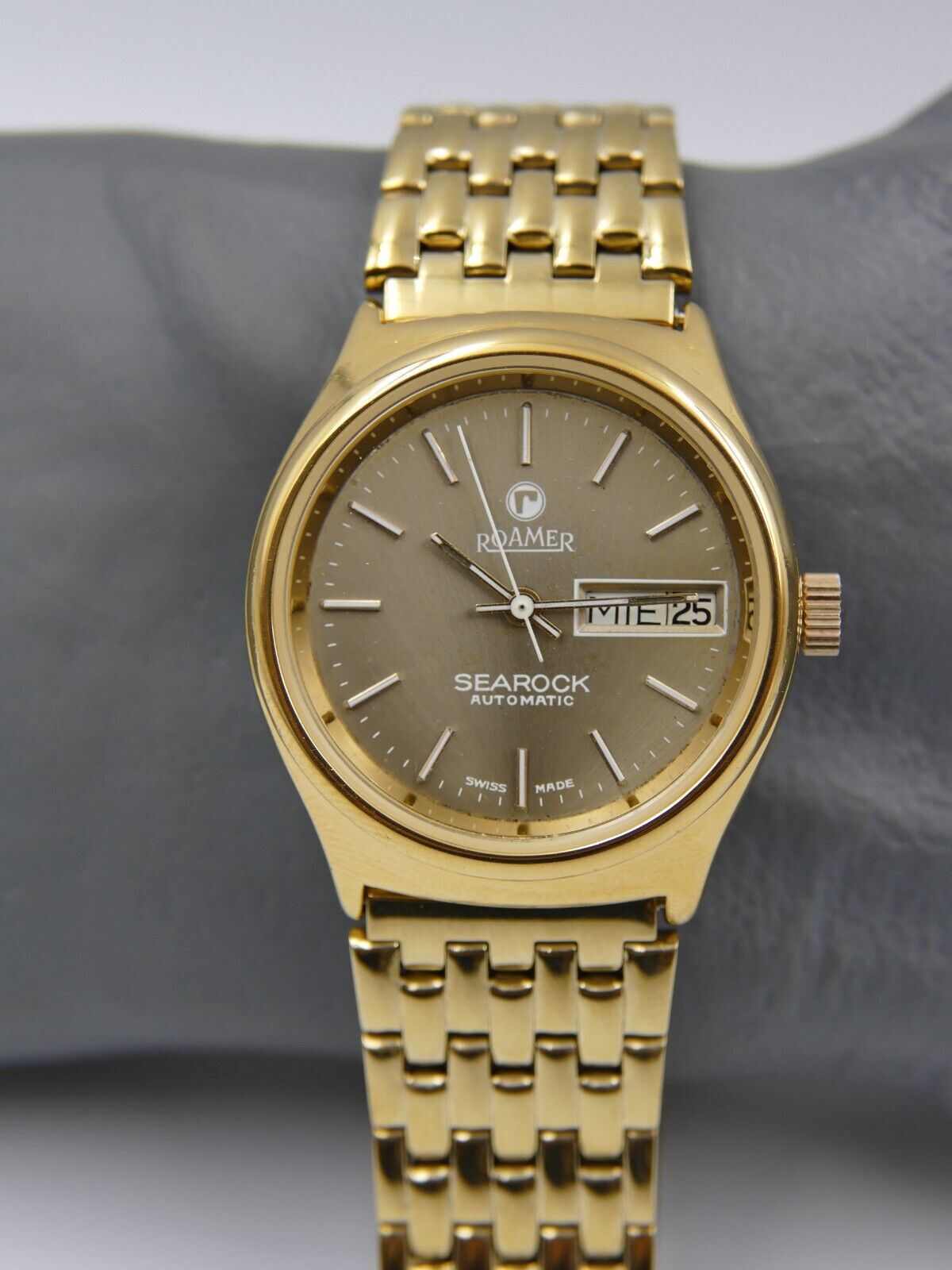 70's vintage watch mens Roamer Searock automatic day&date eta 2879 gold pl rare