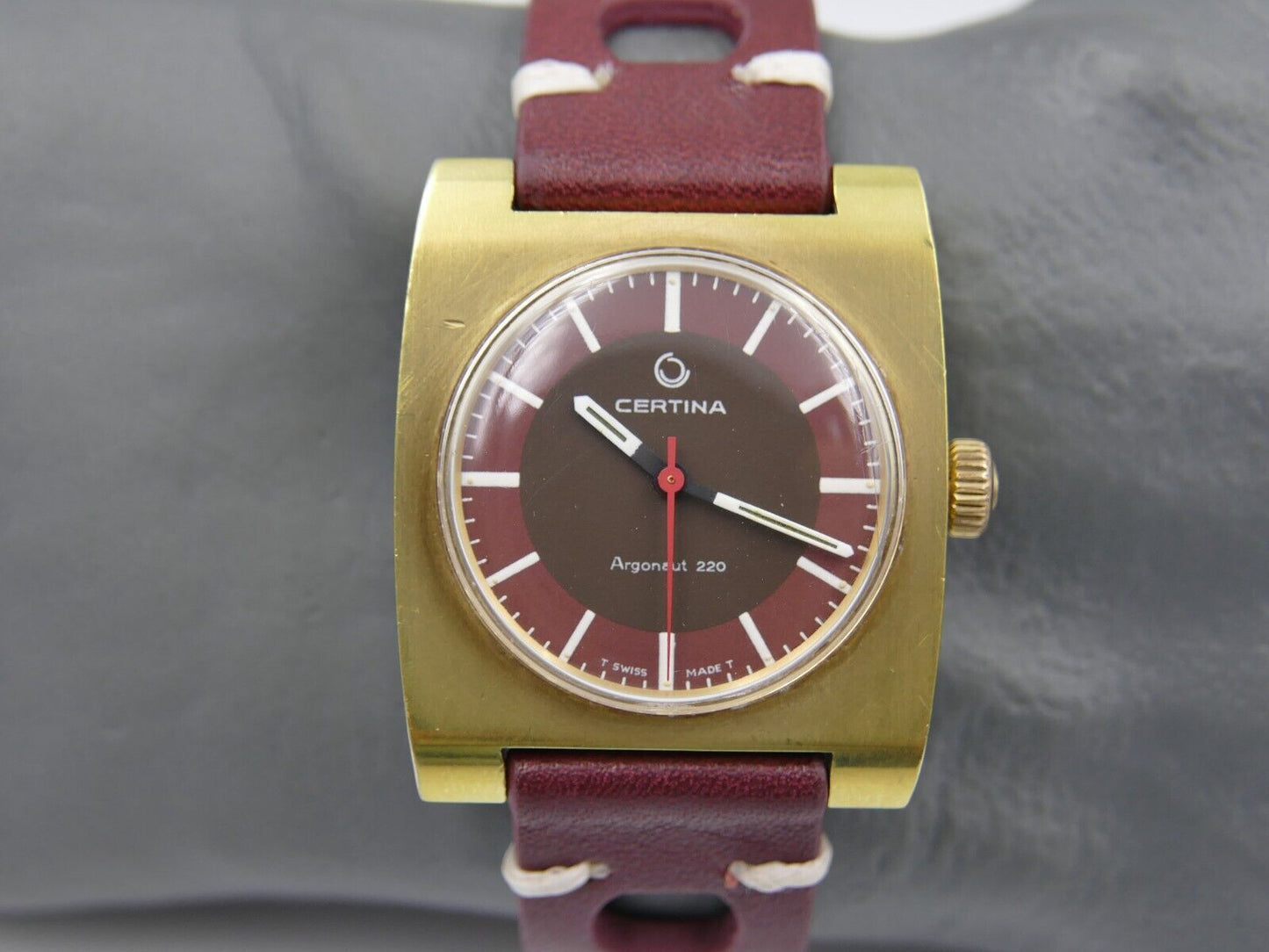 70's vintage watch mens Certina Argonaut 220 hand wind 25-26 burgundy