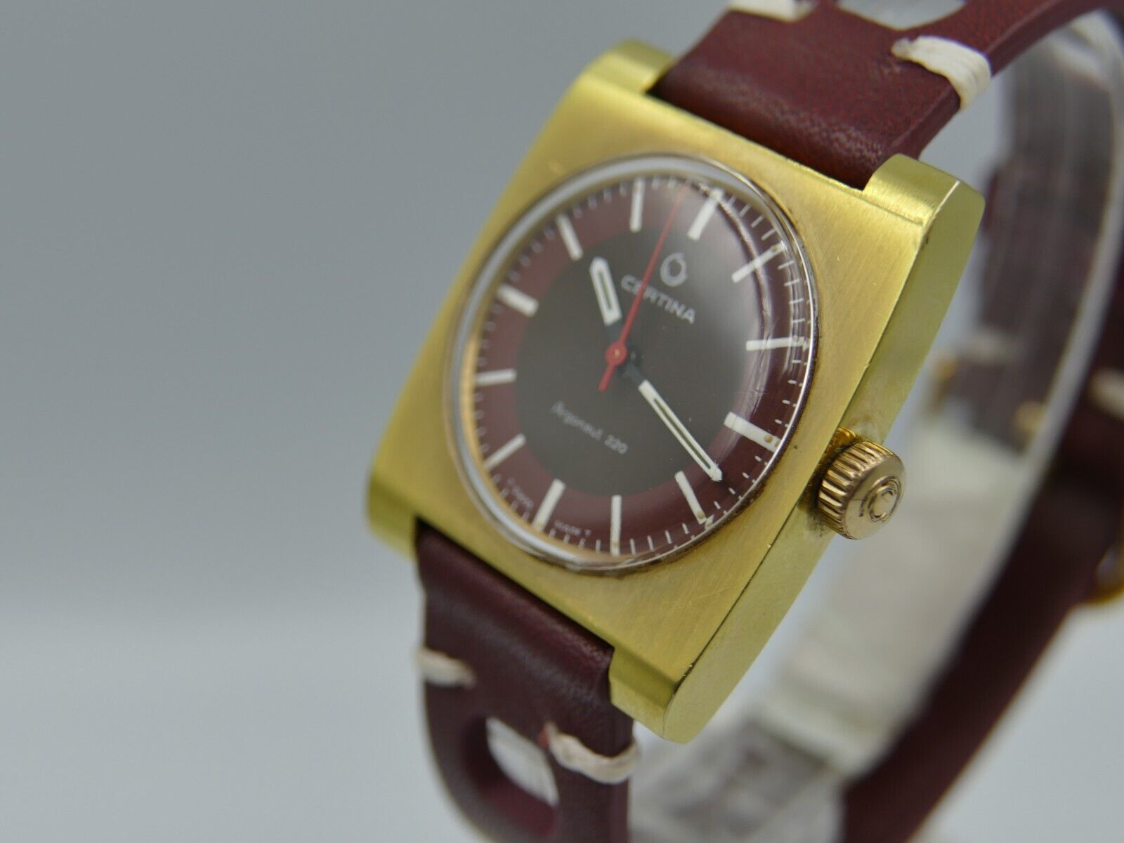 70's vintage watch mens Certina Argonaut 220 hand wind 25-26 burgundy