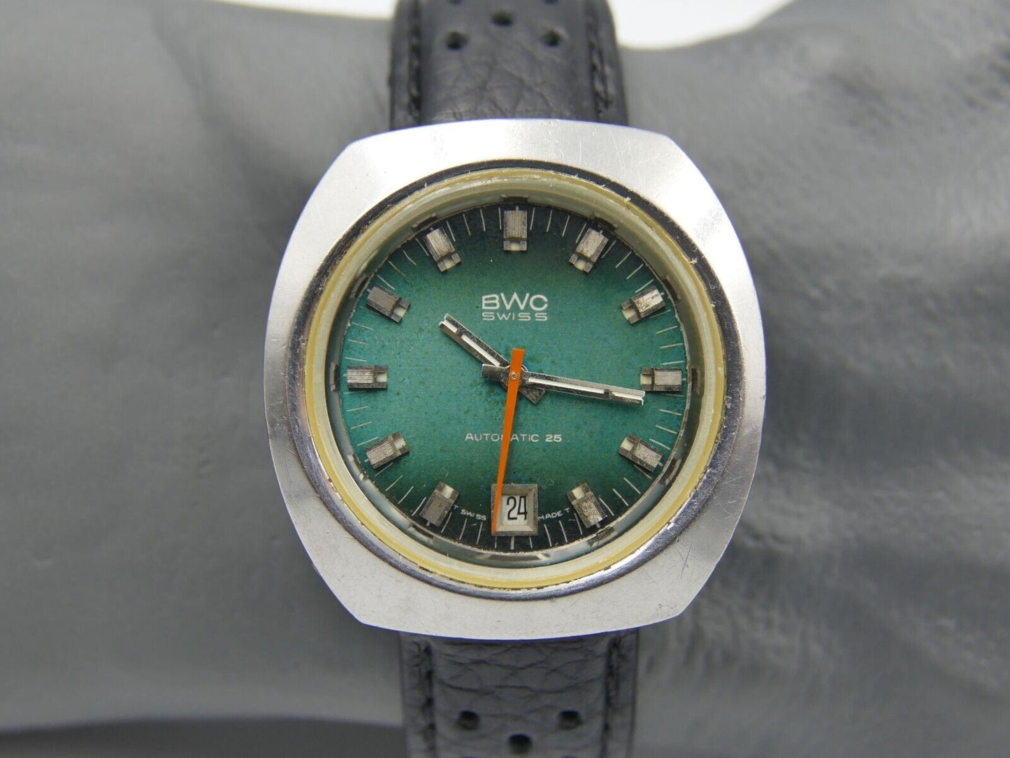 70's vintage watch mens BWC ref. 753093 automatic ETA 2783 green dial steel 38mm