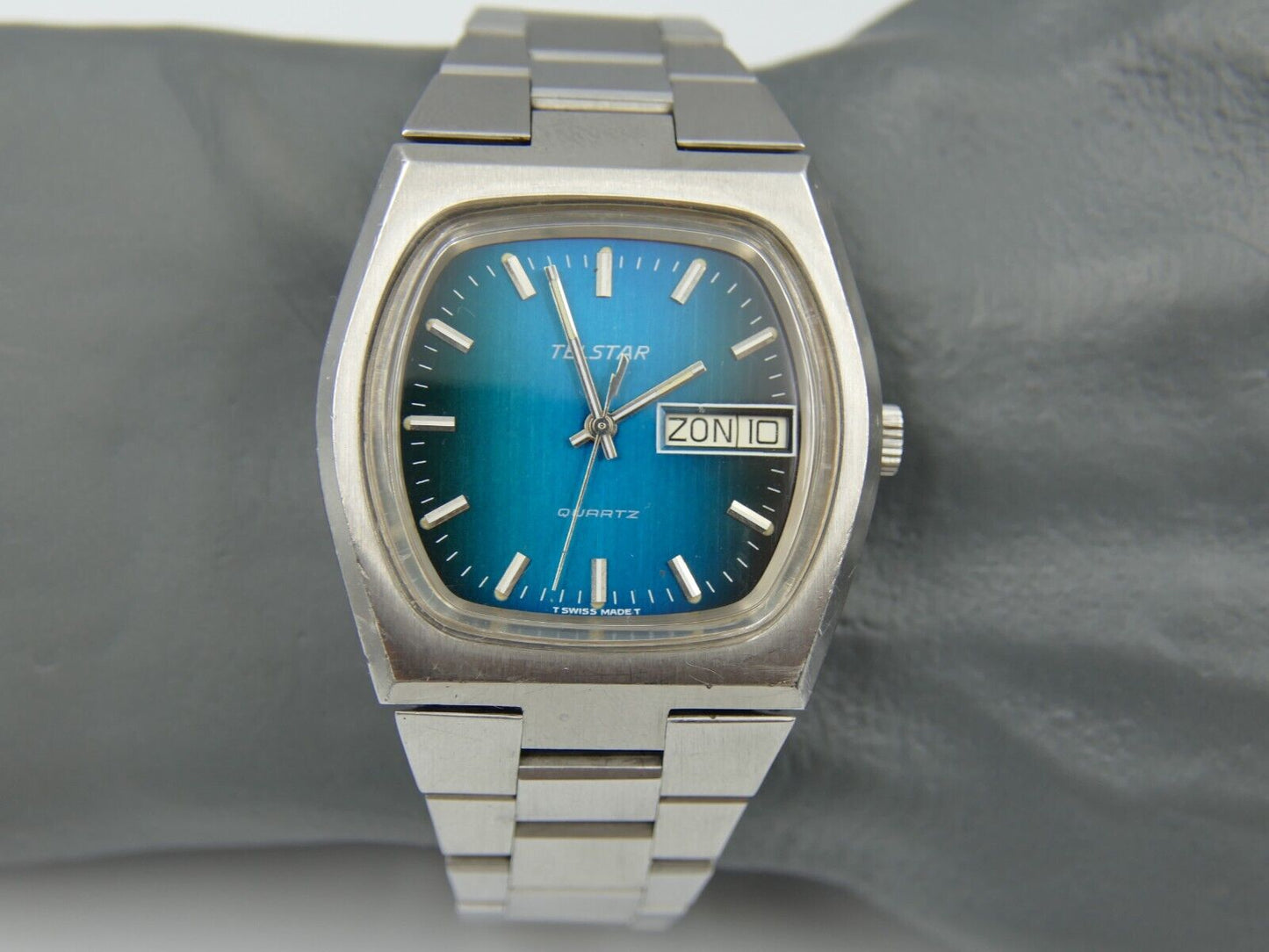 80's vintage watch mens Telstar ref. 15011 quartz ETA-ESA 9181 blue dial rare 39