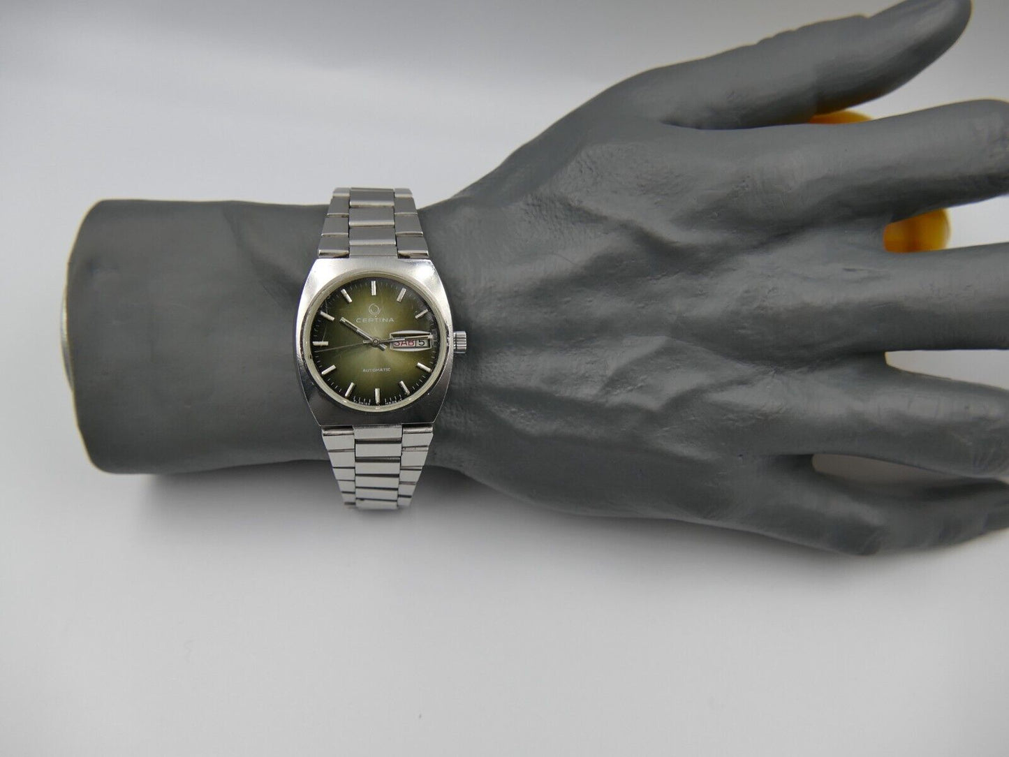 70's vintage watch mens Certina ref. 32896 automatic C.E.-005 Cal.2789-1 green