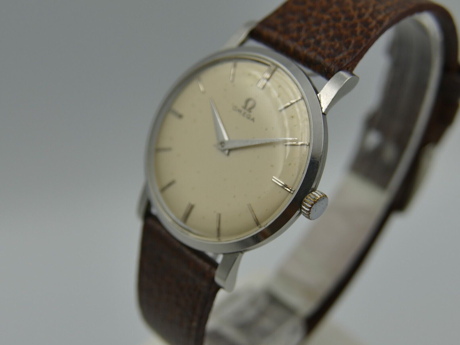 50's vintage watch mens Omega ref. 14371 / 14373 hand wind cal. 511 flat / slim