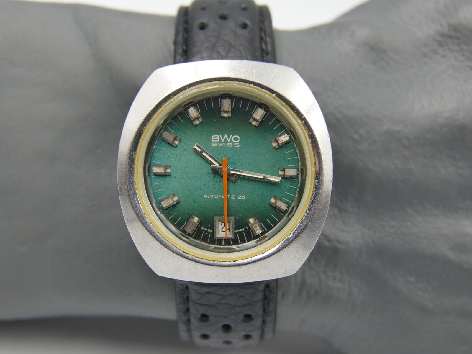 70's vintage watch mens BWC ref. 753093 automatic ETA 2783 green dial steel 38mm