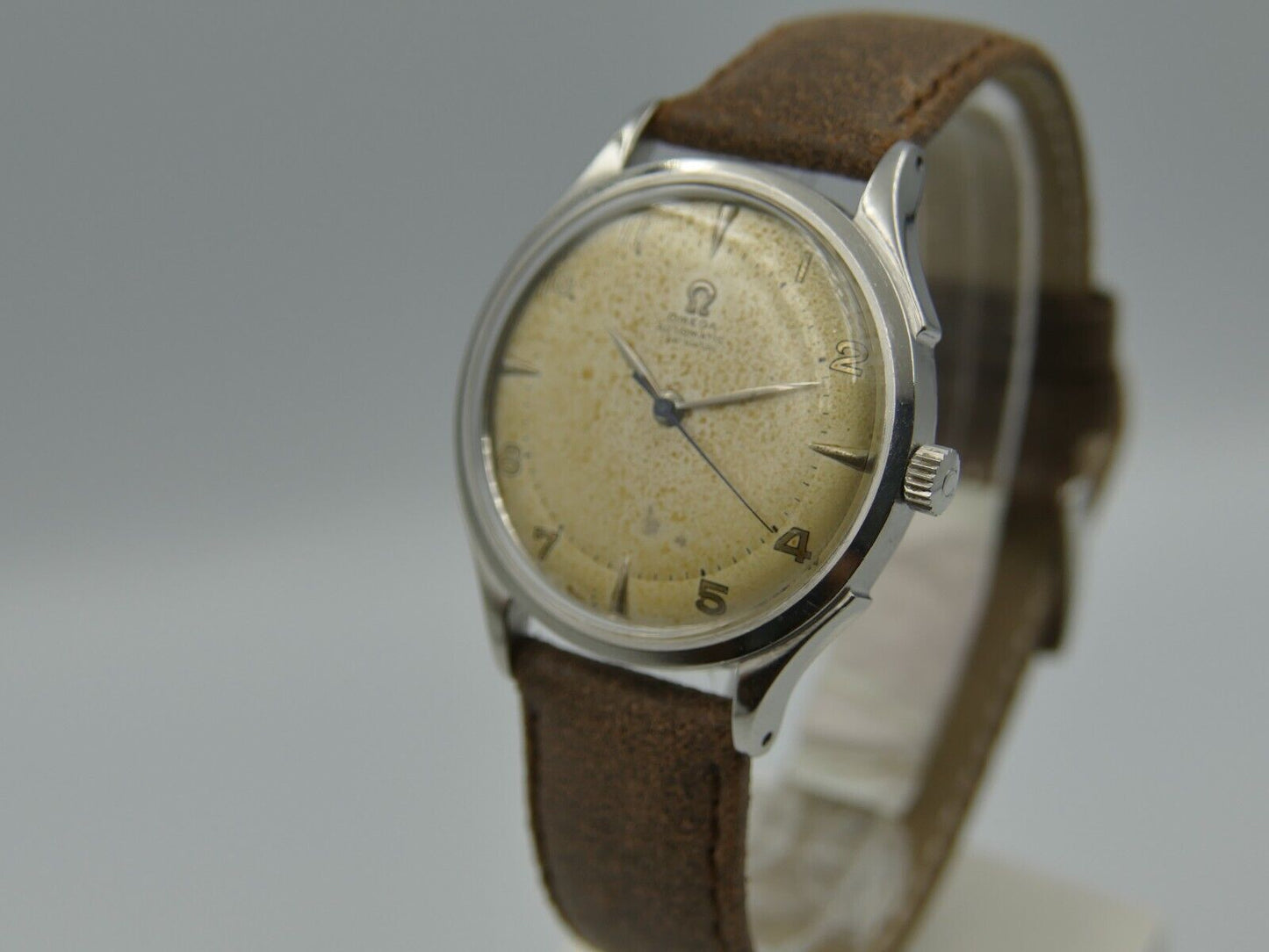 40's vintage watch mens Omega ref 2480 -1 bumper automatic cal. 28.10RA serviced