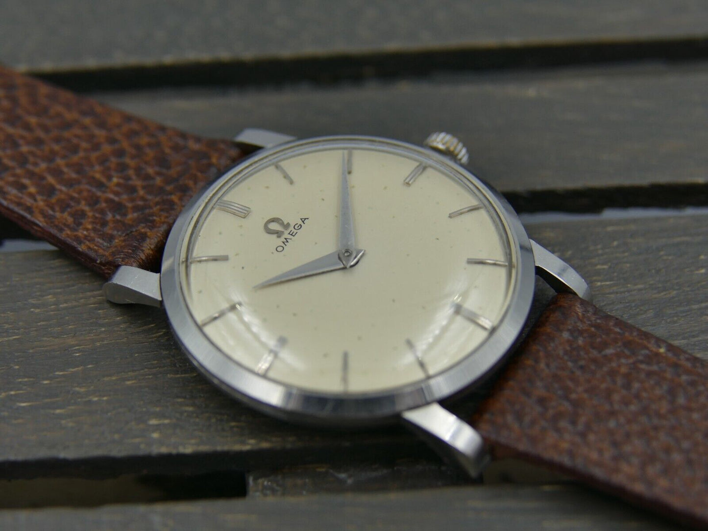 50's vintage watch mens Omega ref. 14371 / 14373 hand wind cal. 511 flat / slim