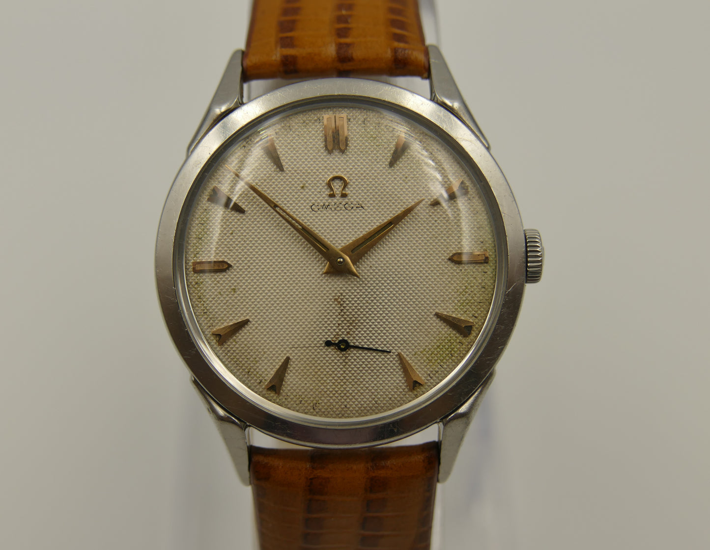 50's vintage watch Omega ref. 2605 12 spider lugs cal 266 steel 36mm