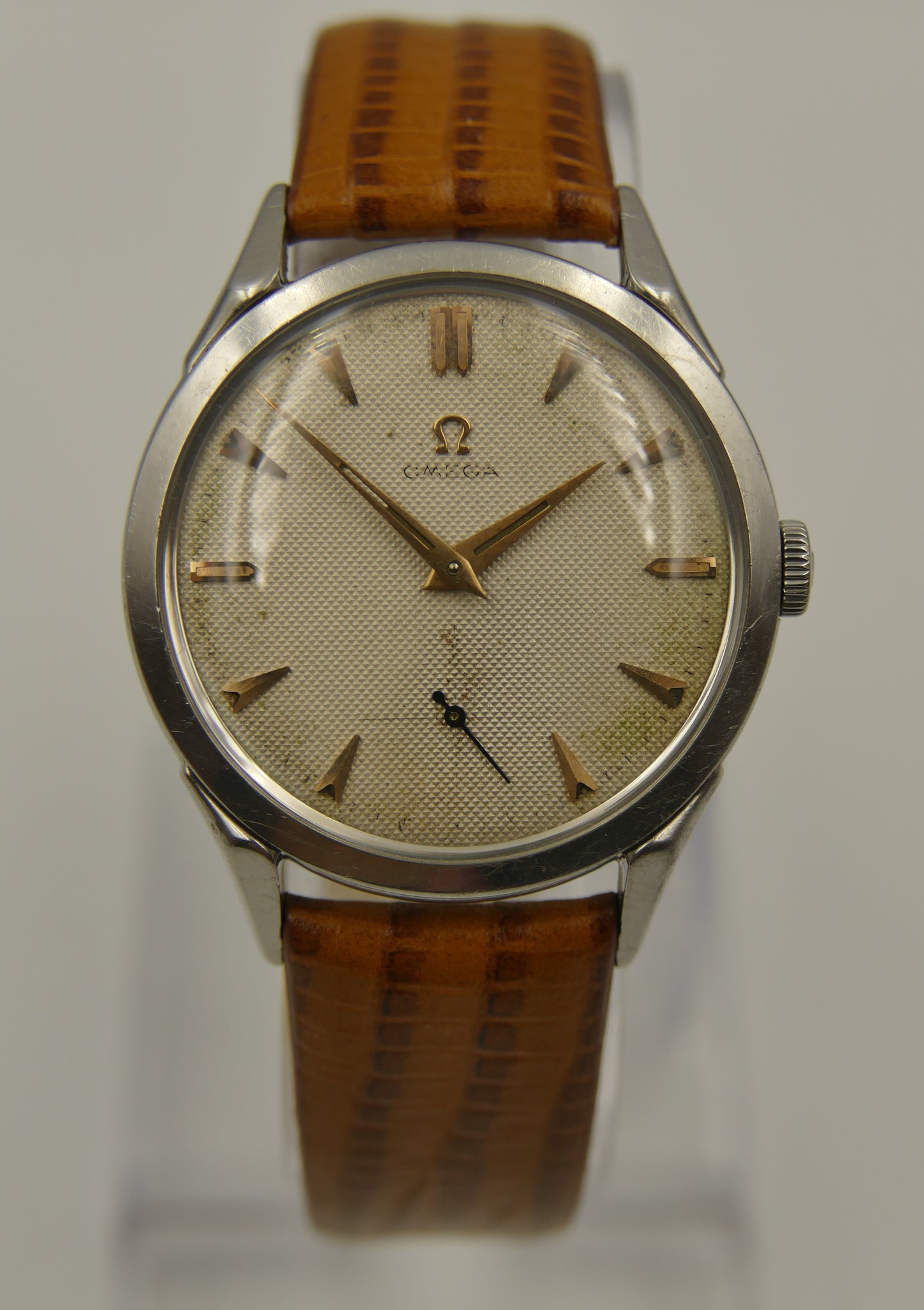 50's vintage watch Omega ref. 2605 12 spider lugs cal 266 steel 36mm