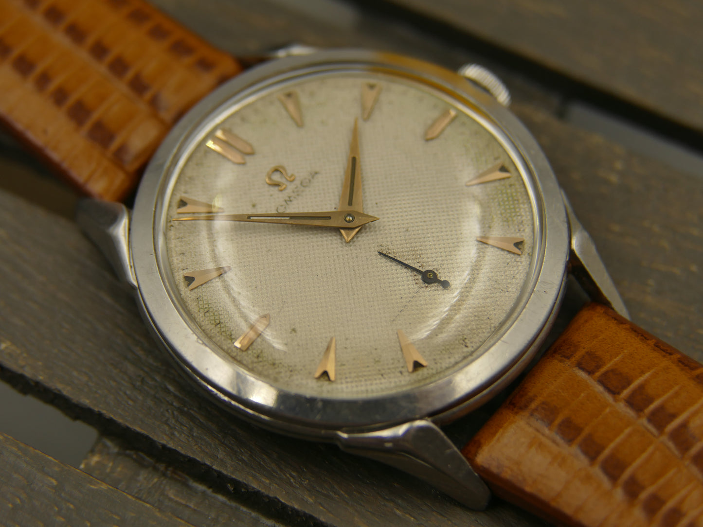 50's vintage watch Omega ref. 2605 12 spider lugs cal 266 steel 36mm