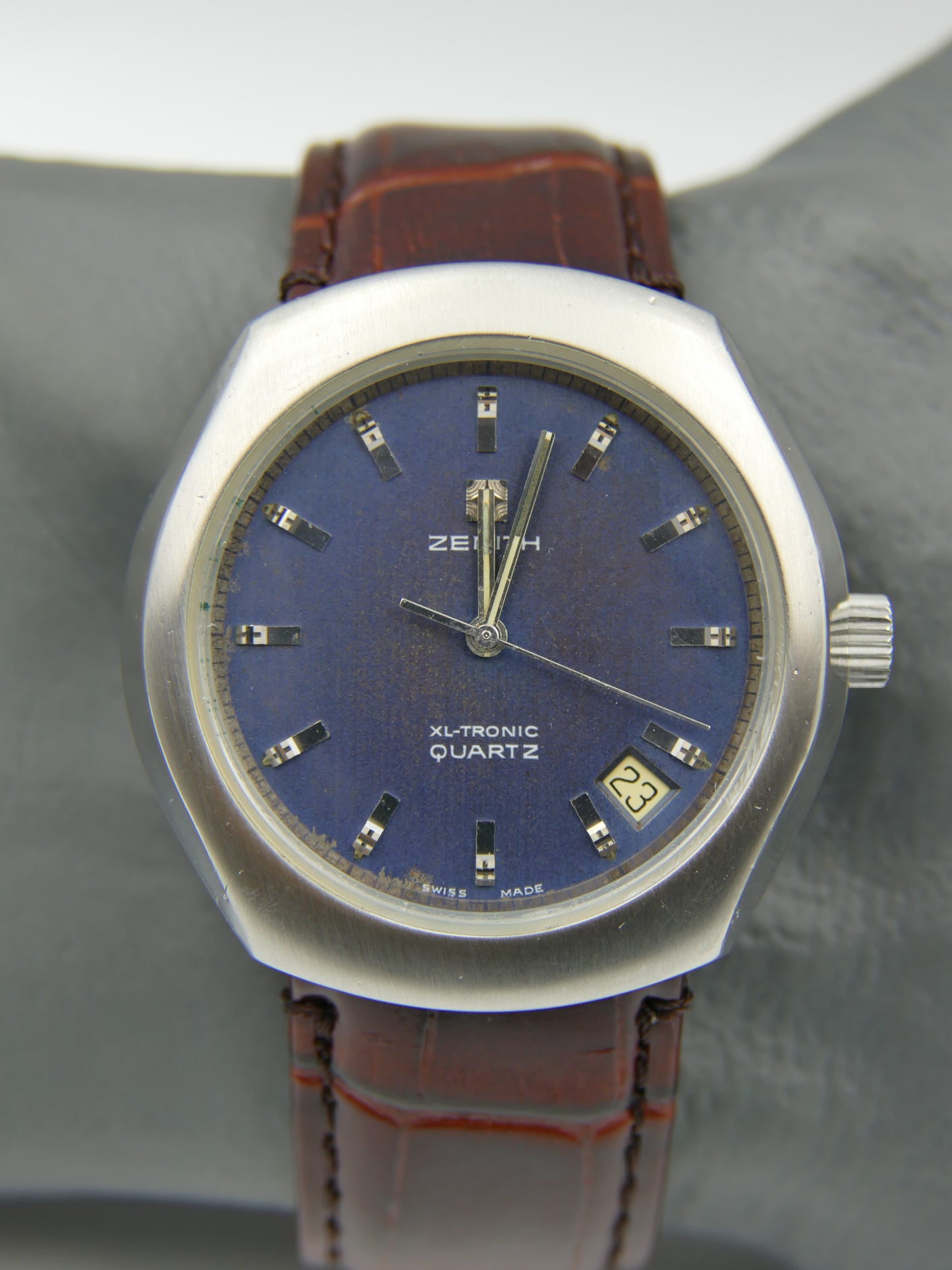 70's vintage watch mens Zenith XL-TRONIC Quartz ref. 01 0031 510 blue steel 40mm