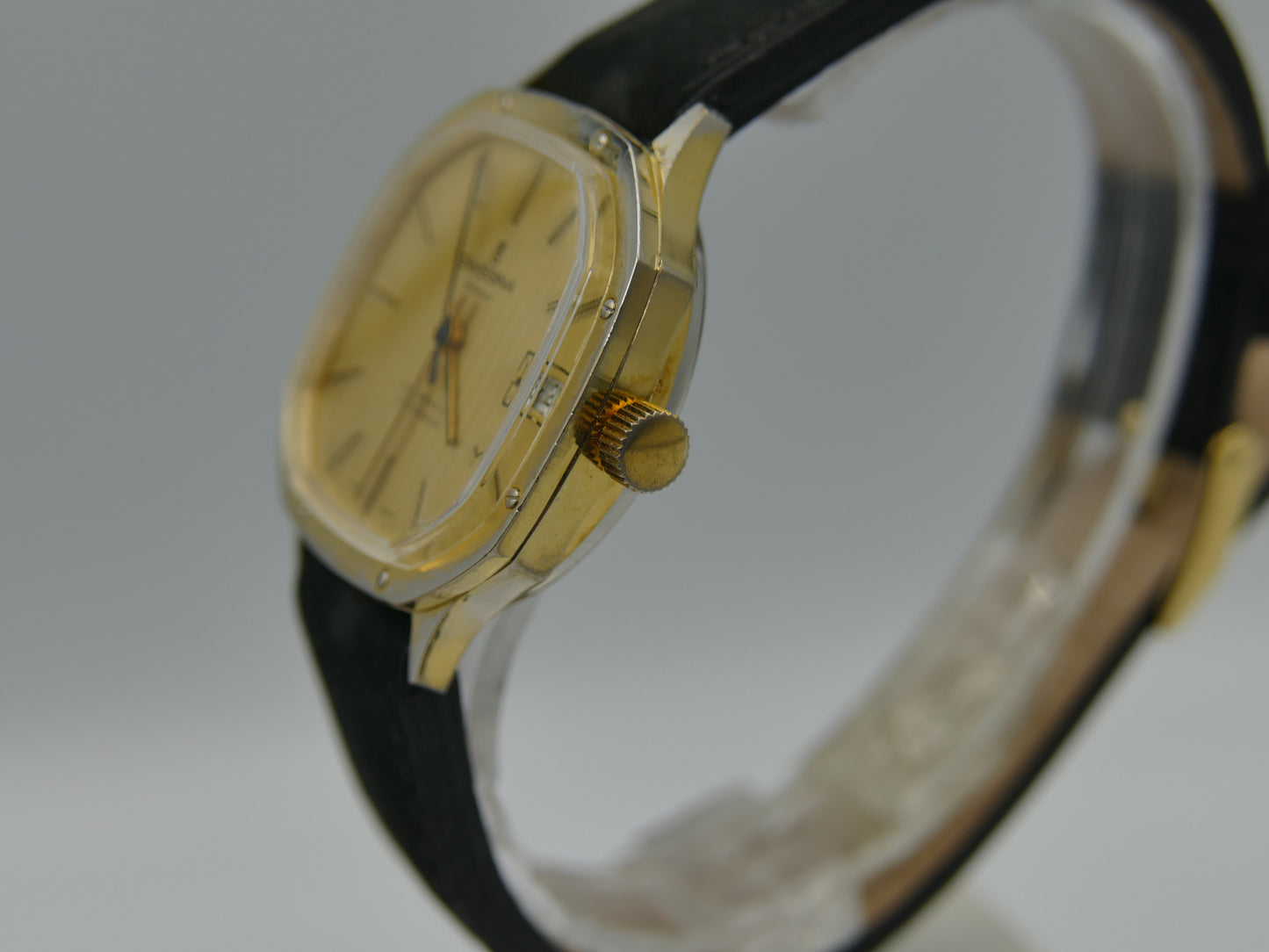Vintage Swiss Mechanical Automatic Swissina Watch 21 Jewels Ronda Cal 4338