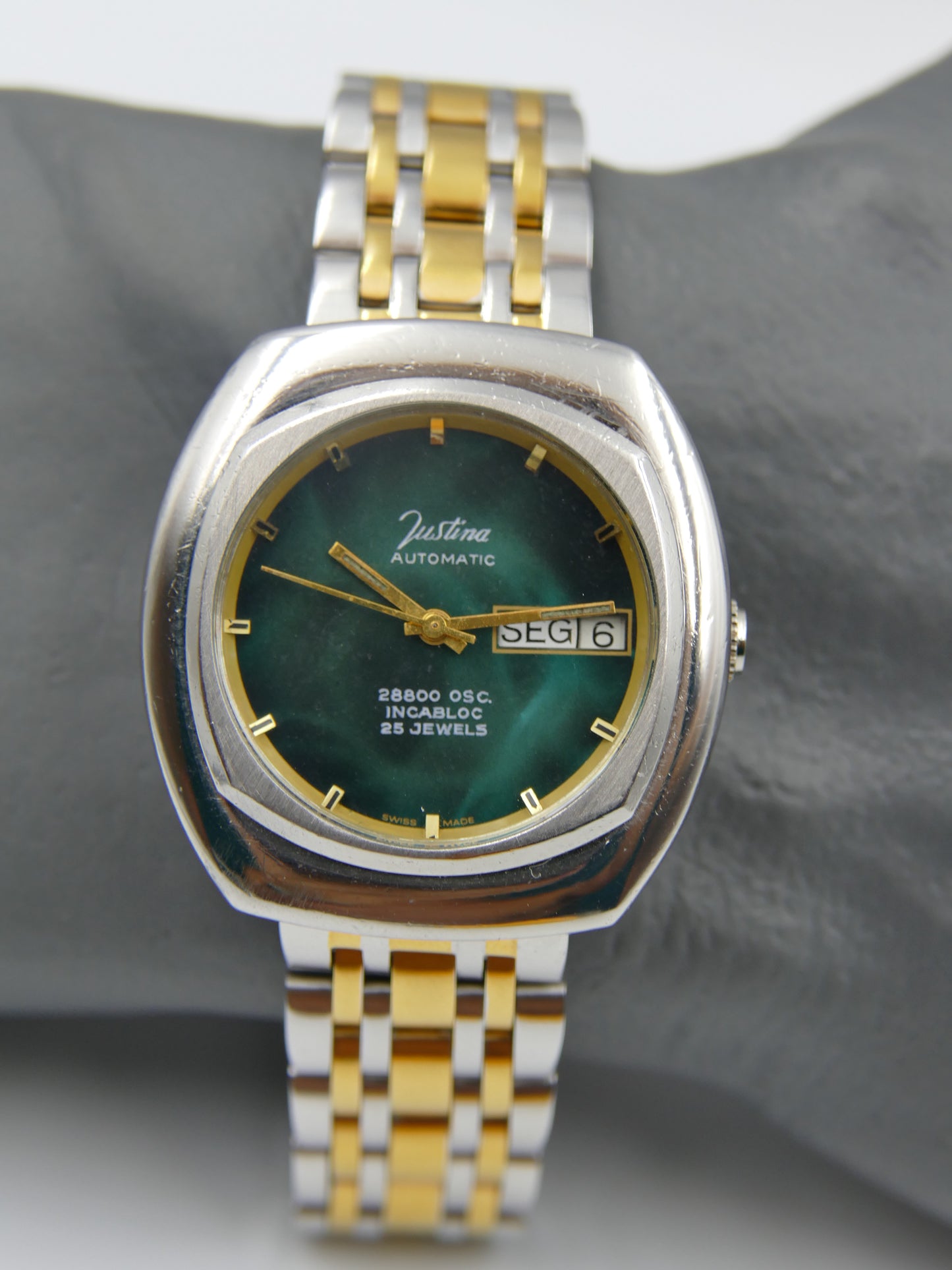 70's vintage watch mens Justina automatic 28800 OSC. ETA 2878 green dial RARE 36