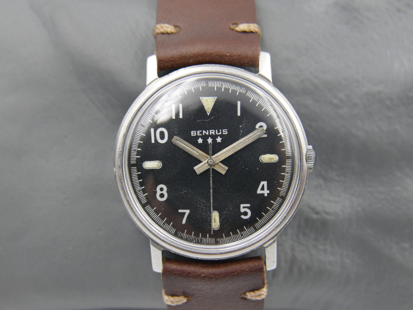 60's vintage watch mens #3021  Benrus three stars black dial military  ETA 2370