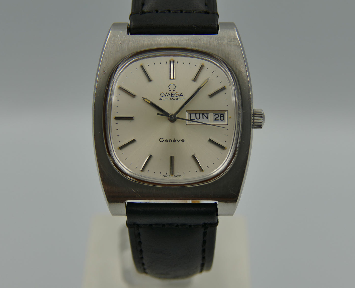 70's vintage watch mens Omega Geneve automatic cal. 1022 ref 166.0188 w/ box